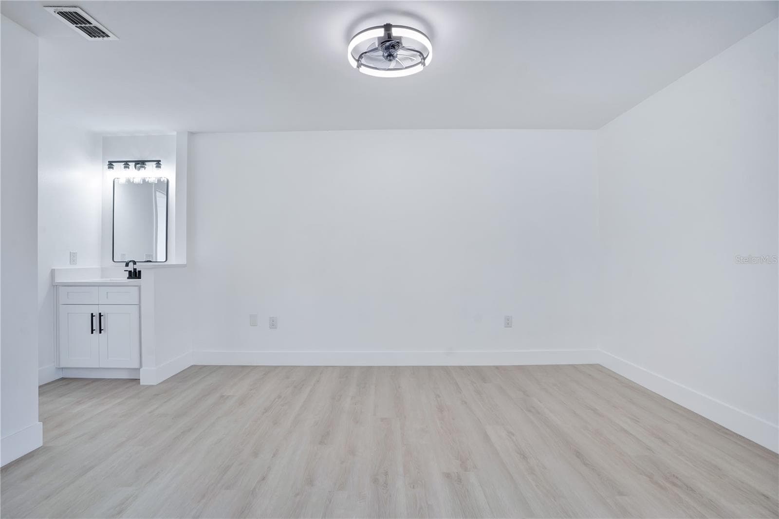 Master bedroom - 3012 S SEMORAN BLVD #G2, ORLANDO