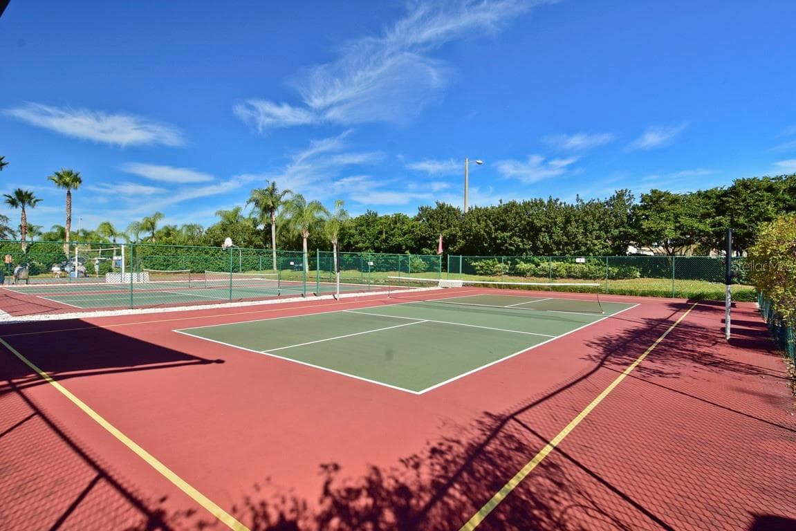 Pickel Ball Courts-South Club - 2005 HEATHFIELD CIR #241, SUN CITY CENTER