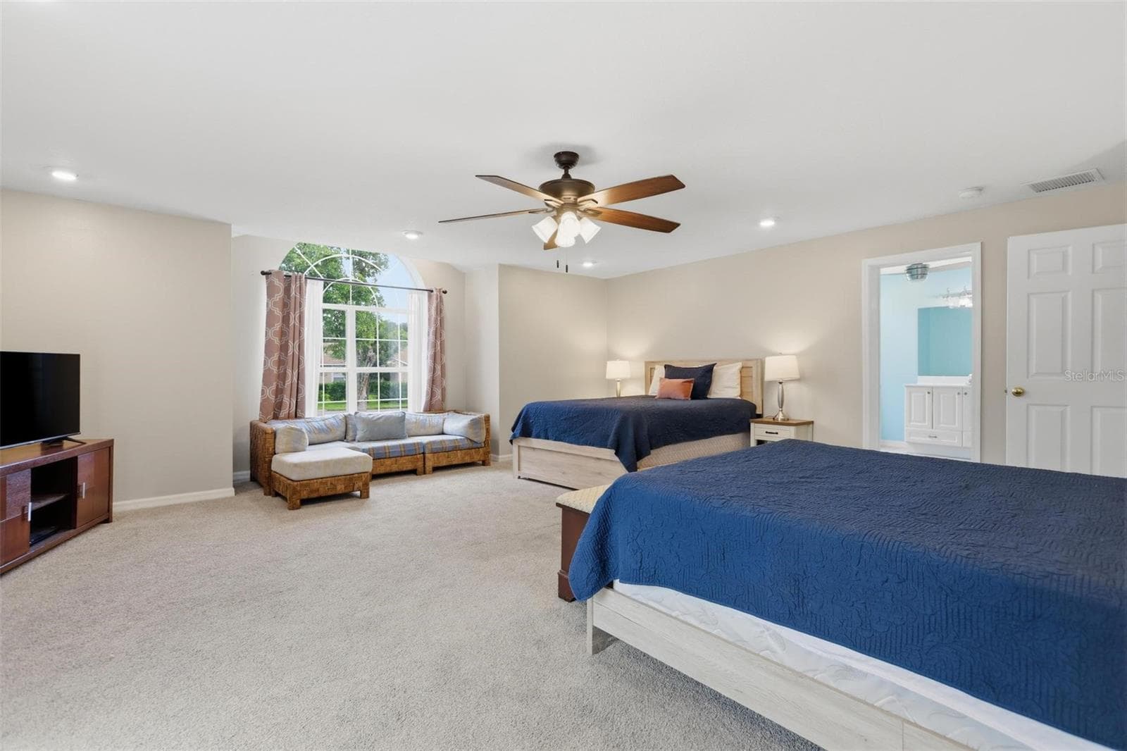 Single Family Residence at 1095 E WISCONSIN AVE, DELAND, photo 18 of 46