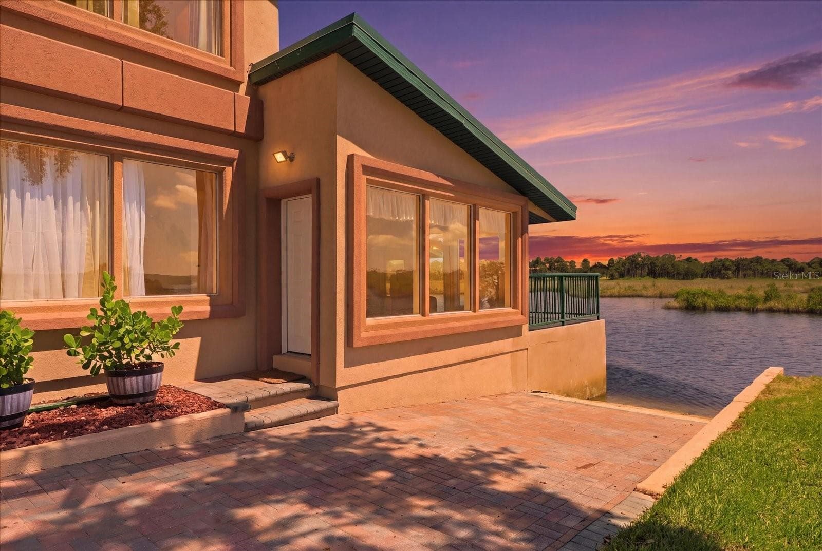 Twilight Waterside Exterior - 3194 INDIAN GULF LN, HERNANDO BEACH
