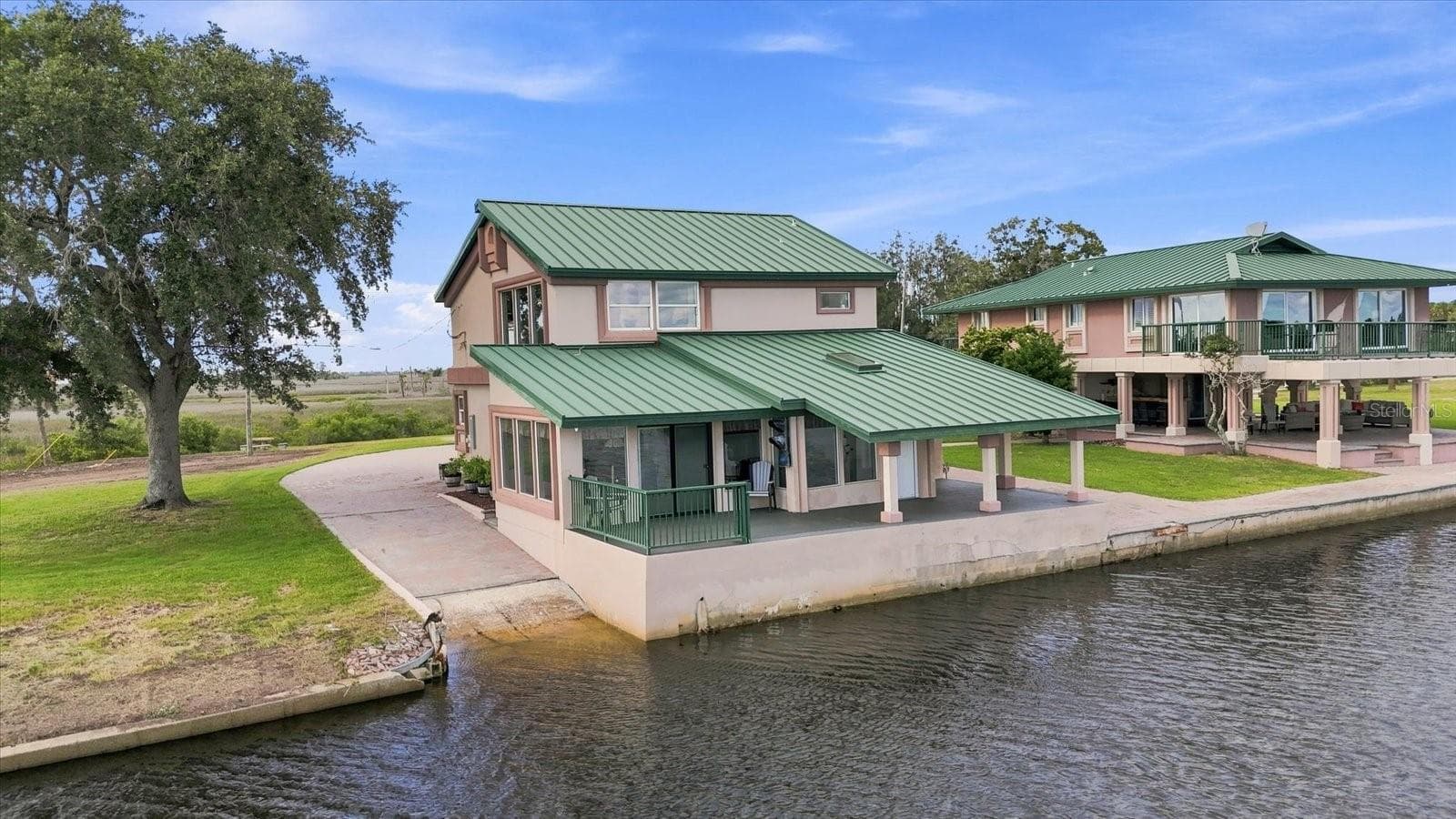 Waterfront Exterior - 3194 INDIAN GULF LN, HERNANDO BEACH