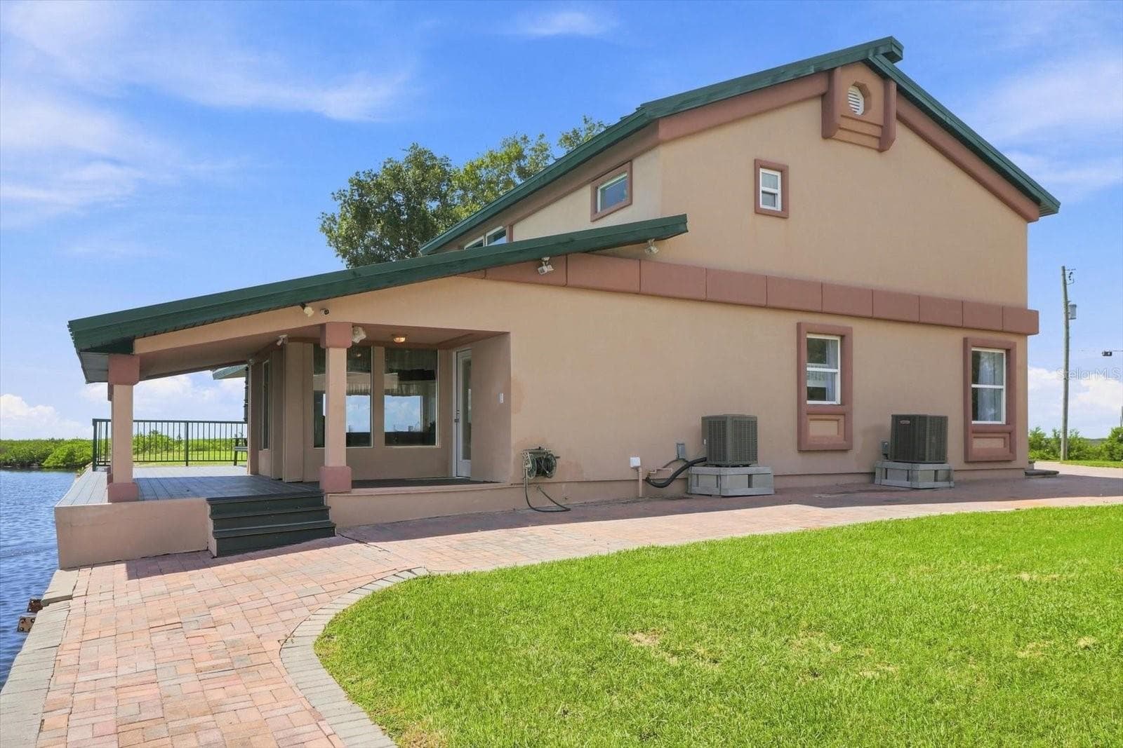 Rear / Side Exterior – Covered Outdoor Living Area - 3194 INDIAN GULF LN, HERNANDO BEACH