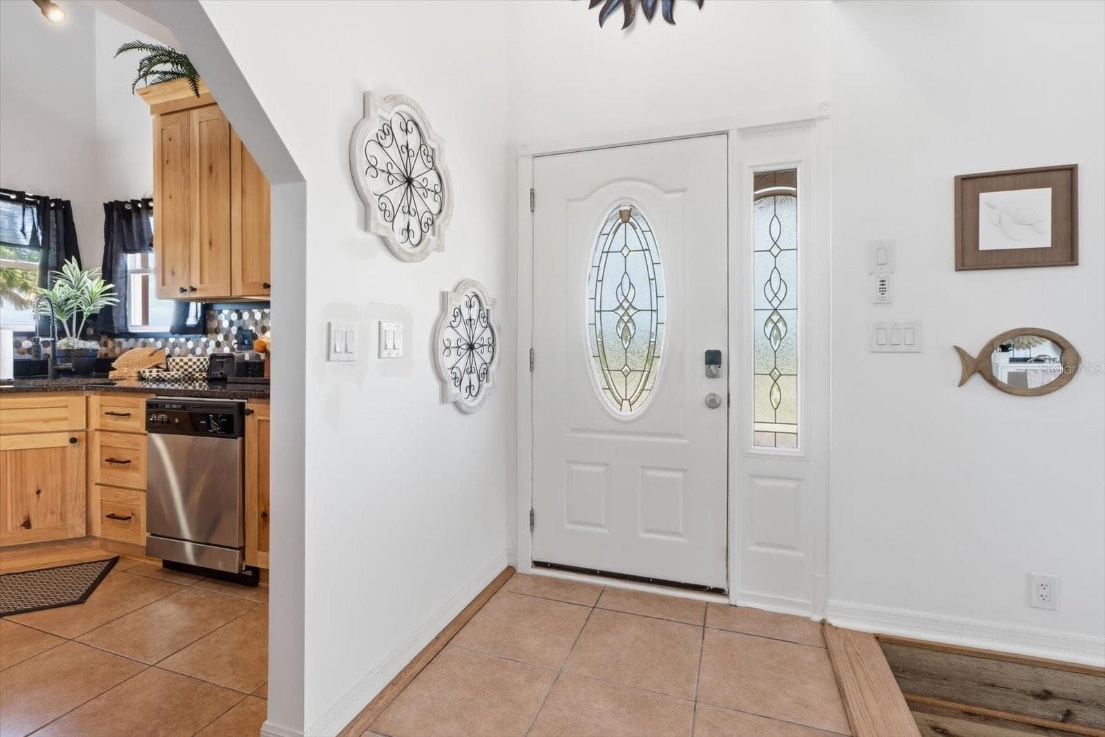 Foyer / Front Entry - 3194 INDIAN GULF LN, HERNANDO BEACH