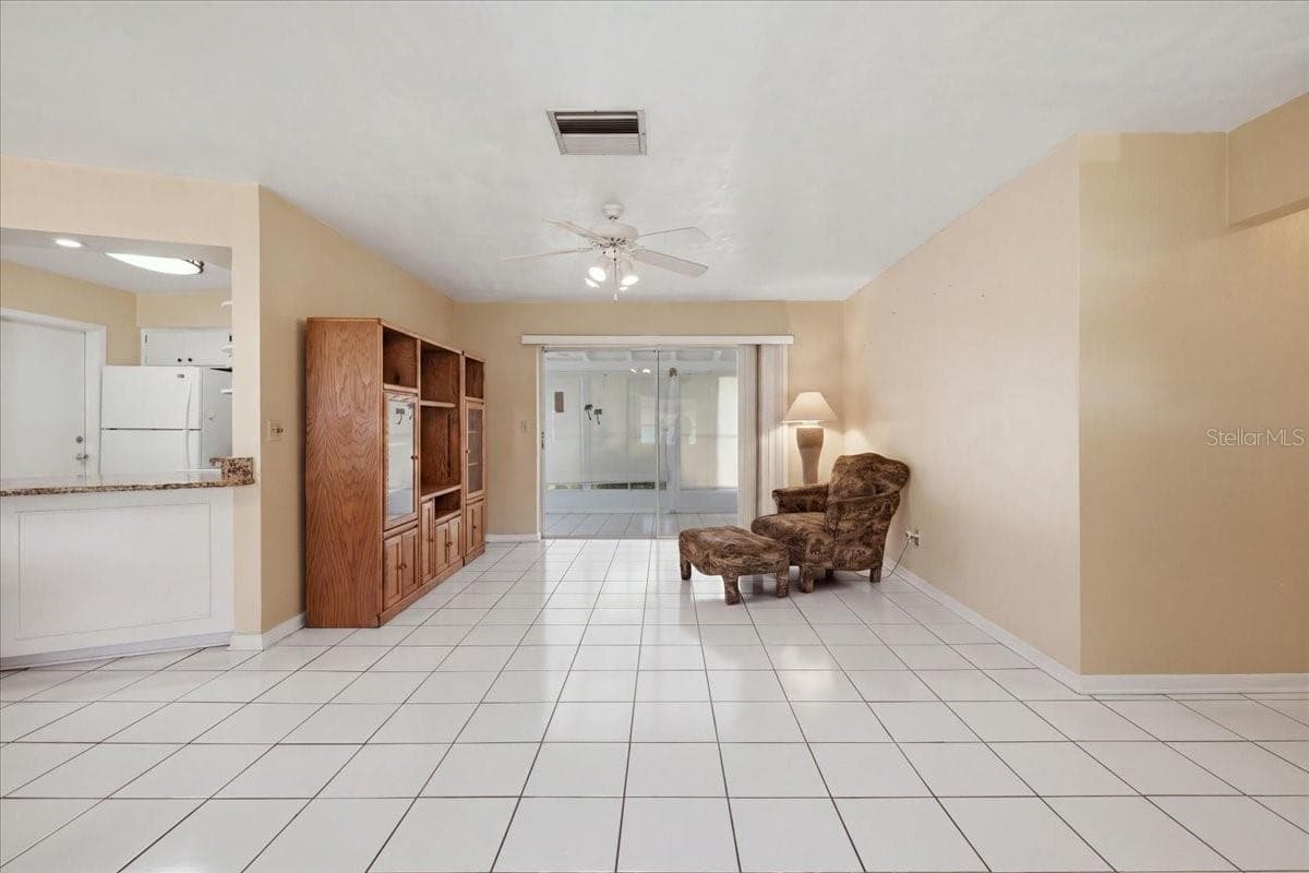 Single Family Residence at 7222 HOLIDAY DR, SPRING HILL, photo 13 of 30