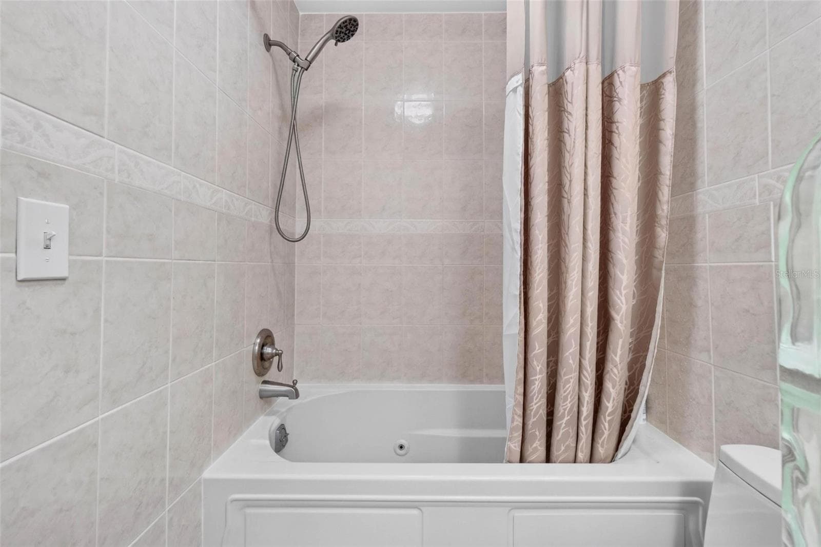 Guest Bath - 6225 43RD AVE N, KENNETH CITY