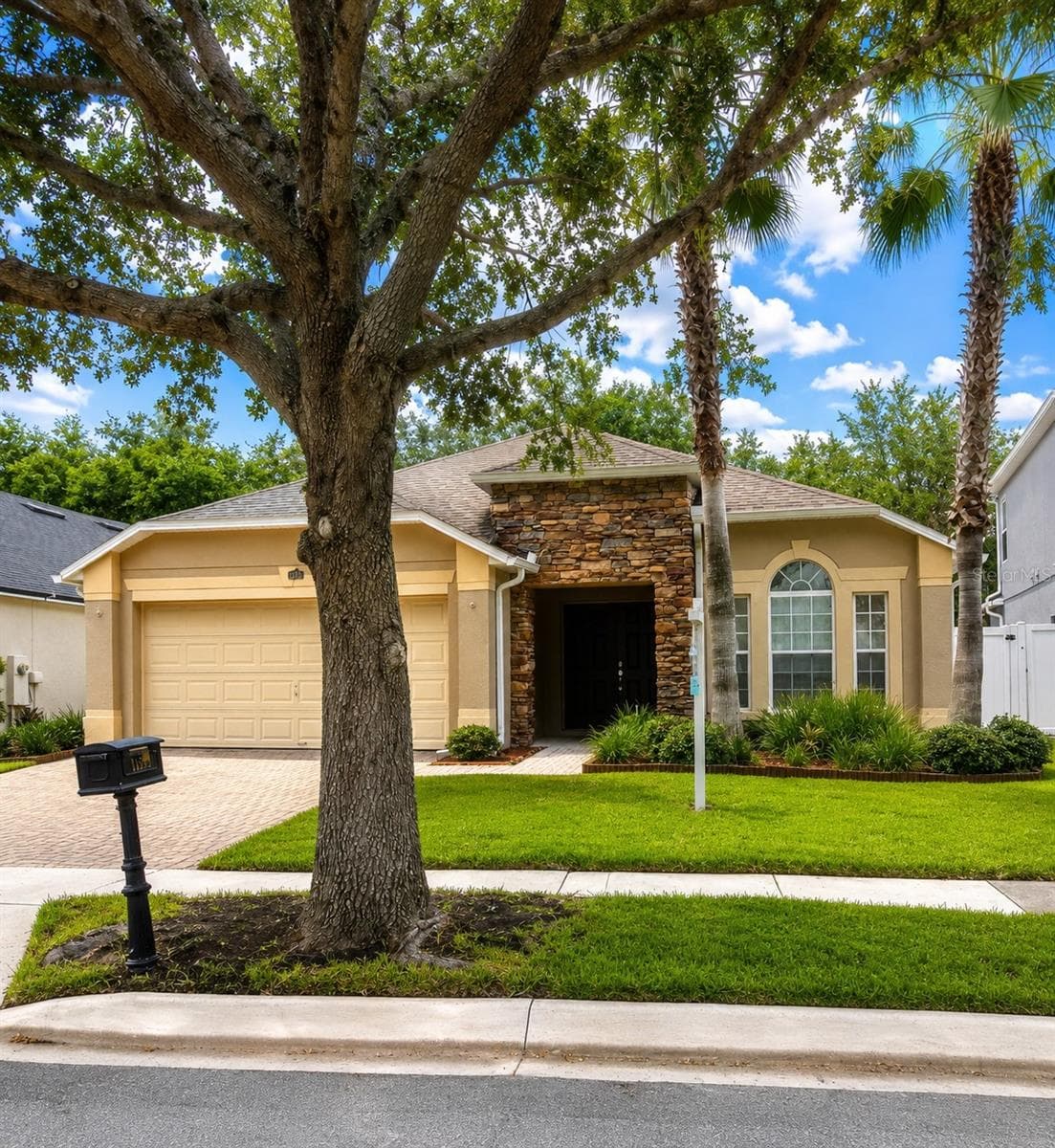 Single Family Residence at 11513 MOSSY OAK DR, ORLANDO, photo 2 of 51