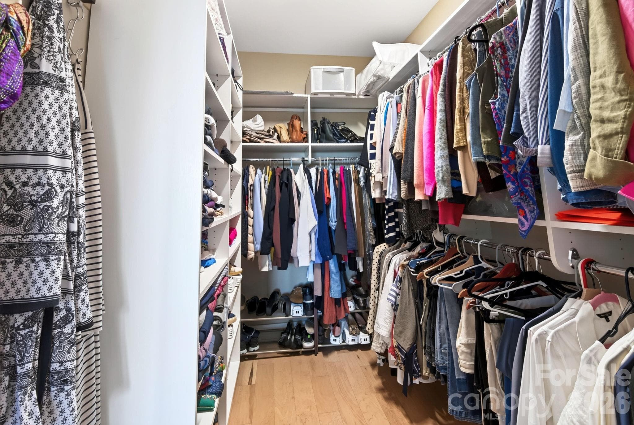 Walk-in Closet - 16 Britton Knoll Pass, Arden