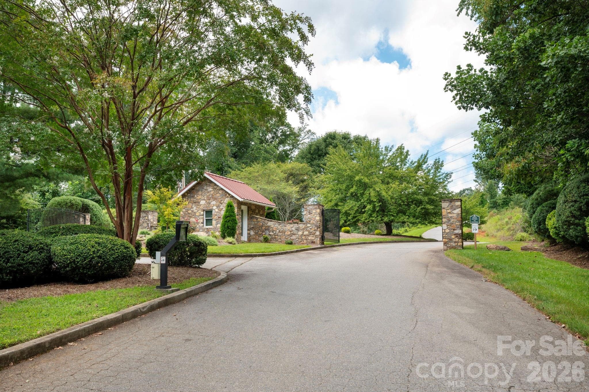 Single Family Residence at 16 Britton Knoll Pass, Arden, photo 40 of 46