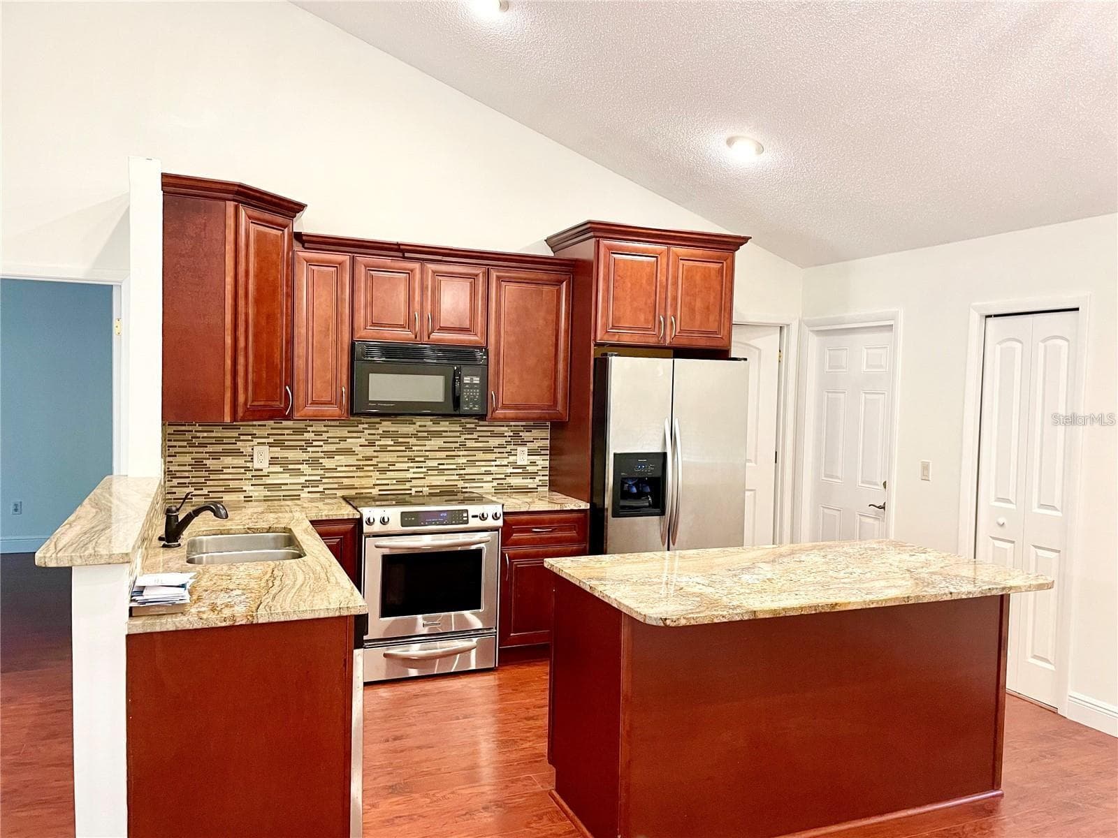 Single Family Residence at 957 SOUTHRIDGE TRL, ALTAMONTE SPRINGS, photo 5 of 16