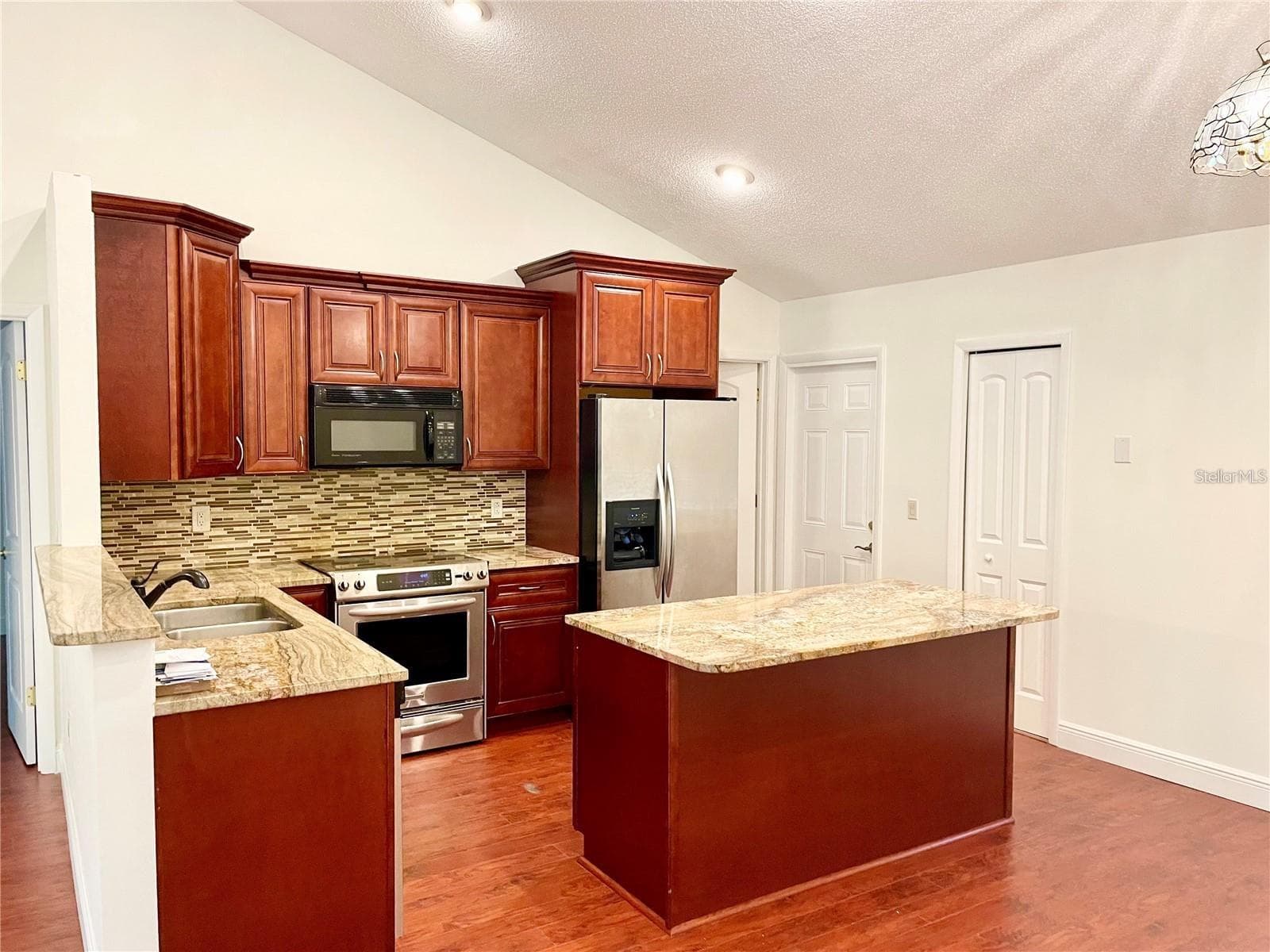 Single Family Residence at 957 SOUTHRIDGE TRL, ALTAMONTE SPRINGS, photo 7 of 16
