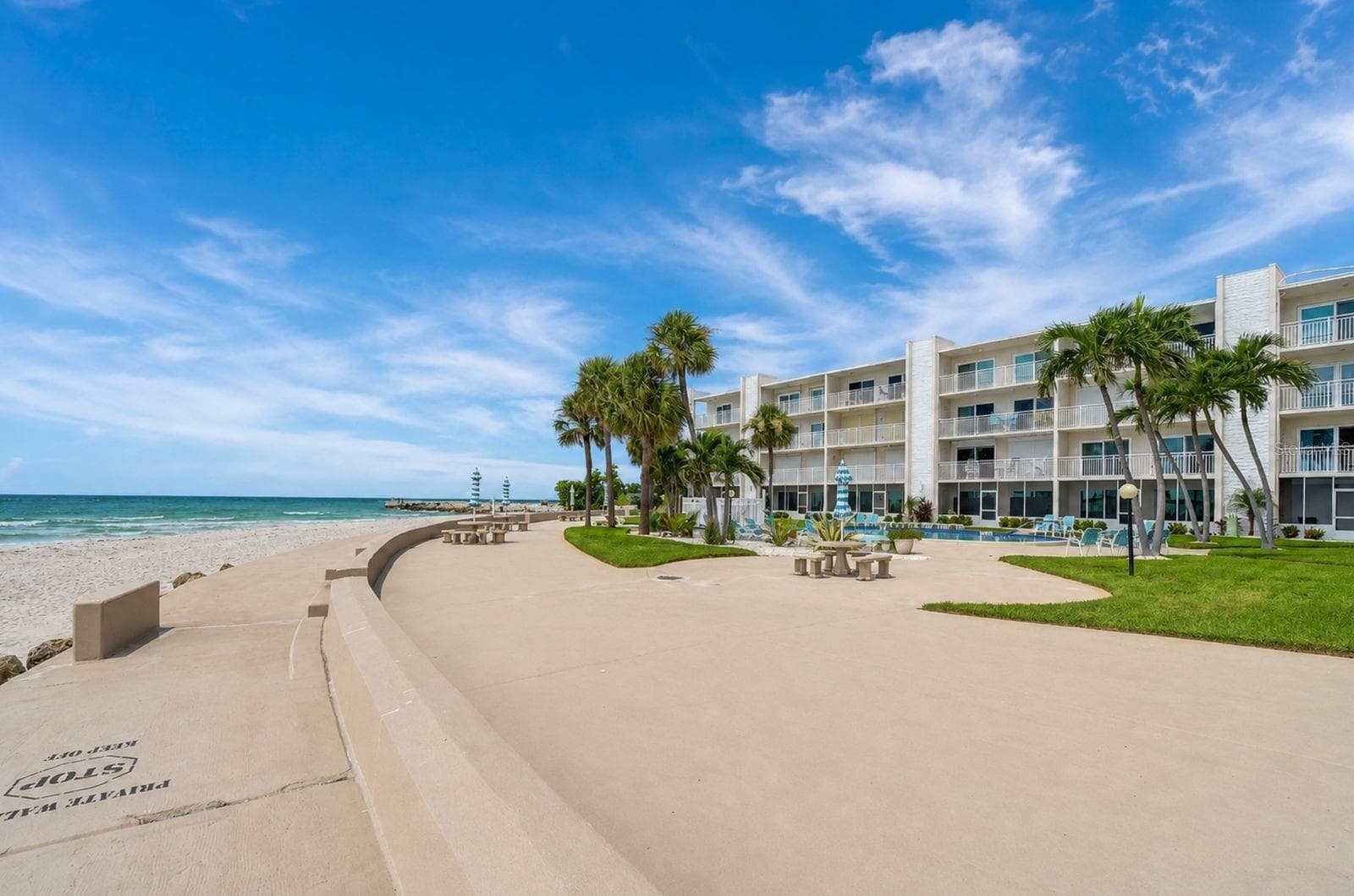 THE VIEWS ARE SPECTACULAR!!! - 200 1ST AVE #207, ST PETE BEACH