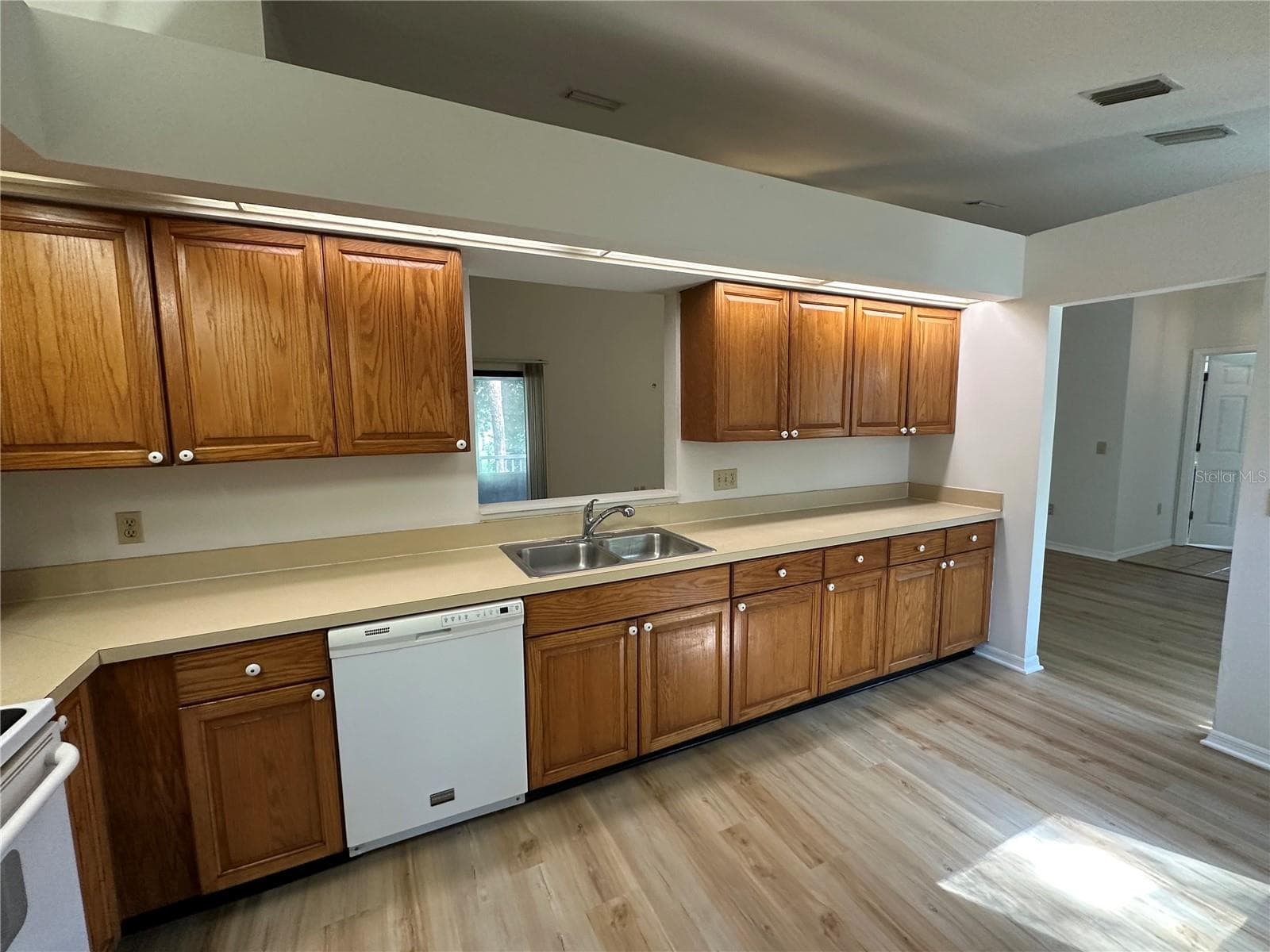 Single Family Residence at 7720 SW 47TH LN, GAINESVILLE, photo 6 of 15