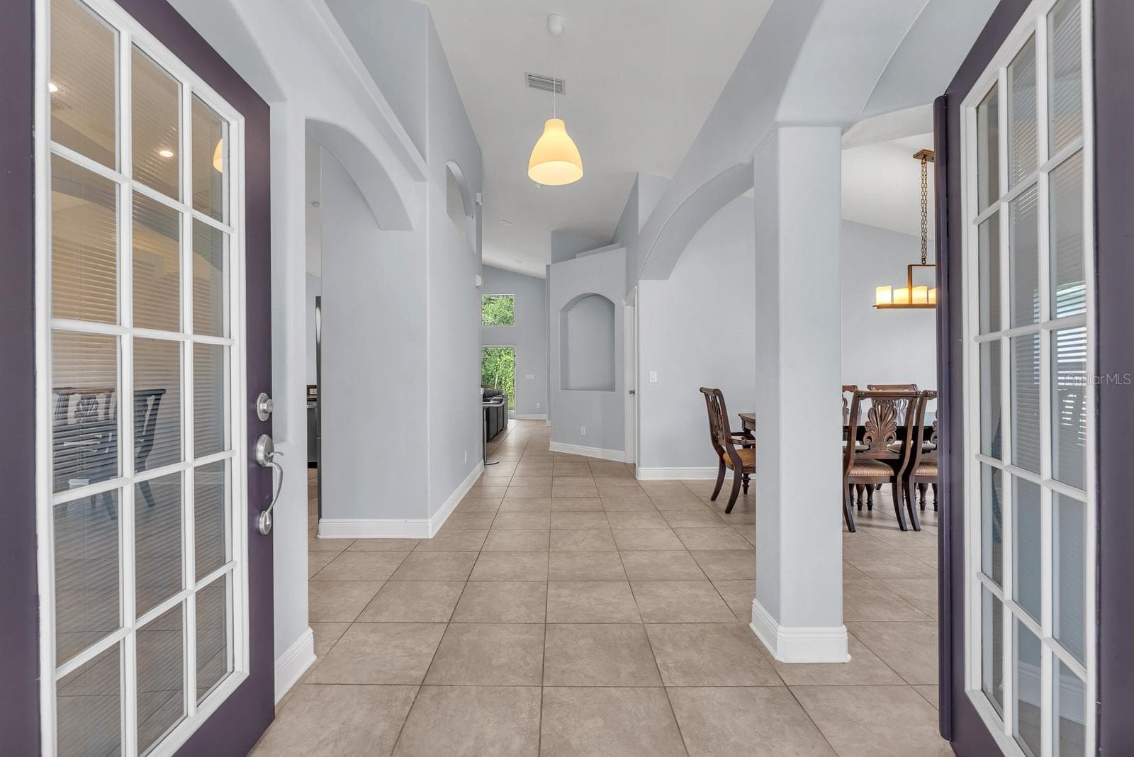 Single Family Residence at 16405 BRIDGEWALK DR, LITHIA, photo 3 of 34