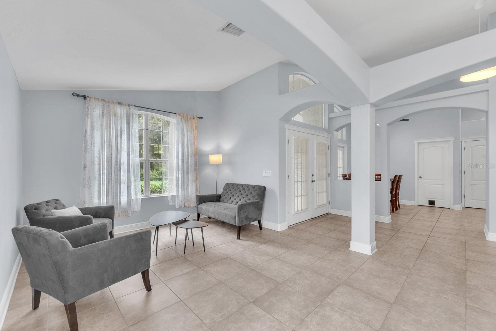 Single Family Residence at 16405 BRIDGEWALK DR, LITHIA, photo 6 of 34