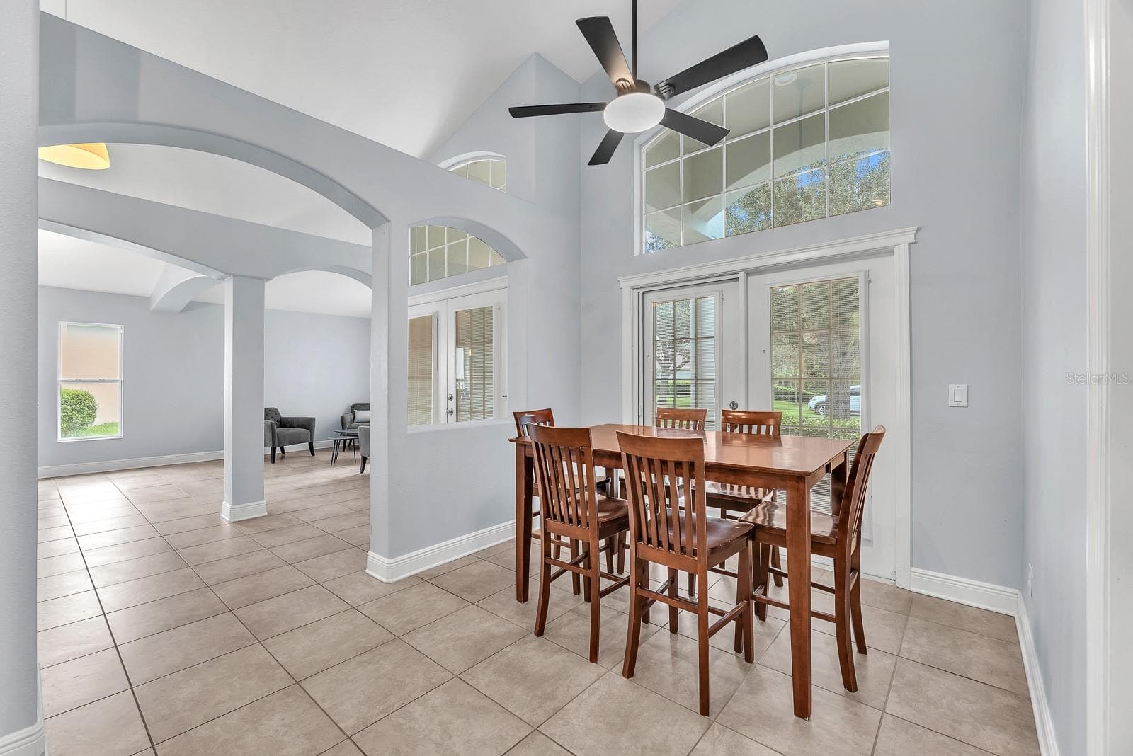 Single Family Residence at 16405 BRIDGEWALK DR, LITHIA, photo 10 of 34