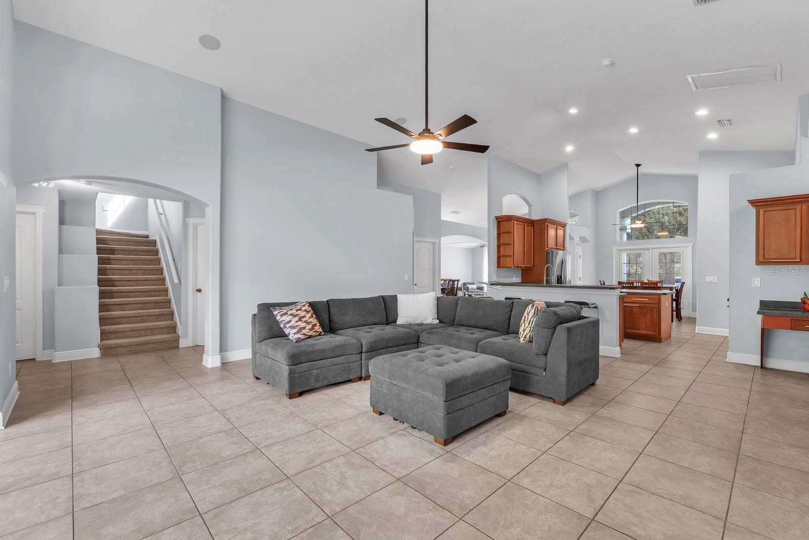 Single Family Residence at 16405 BRIDGEWALK DR, LITHIA, photo 15 of 34