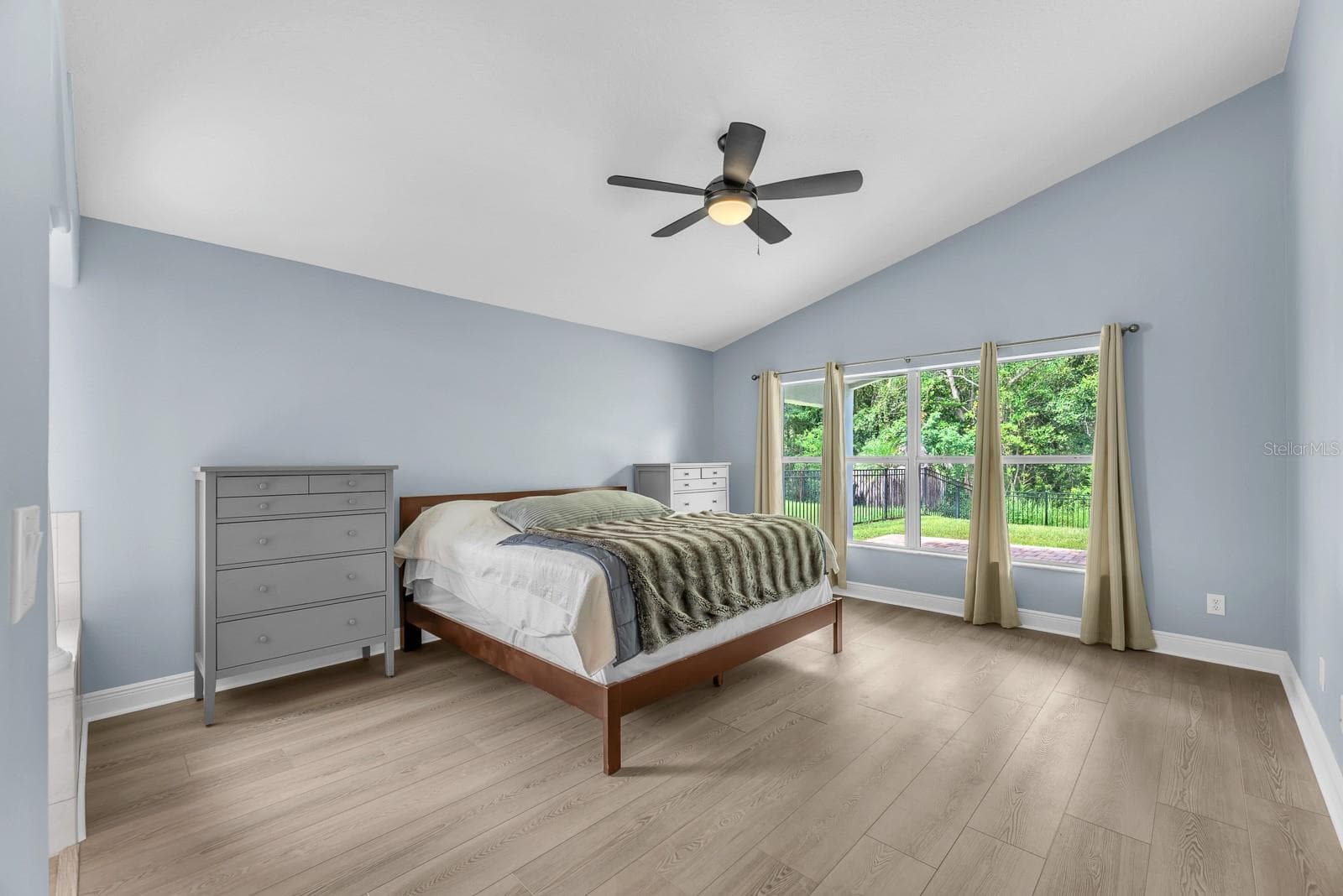 Single Family Residence at 16405 BRIDGEWALK DR, LITHIA, photo 18 of 34