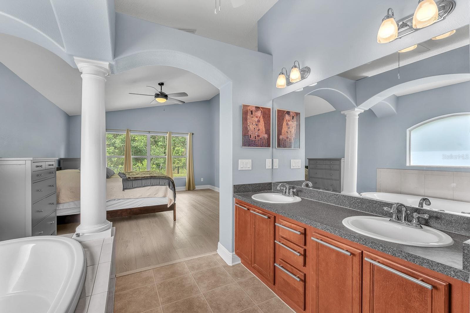 Single Family Residence at 16405 BRIDGEWALK DR, LITHIA, photo 22 of 34