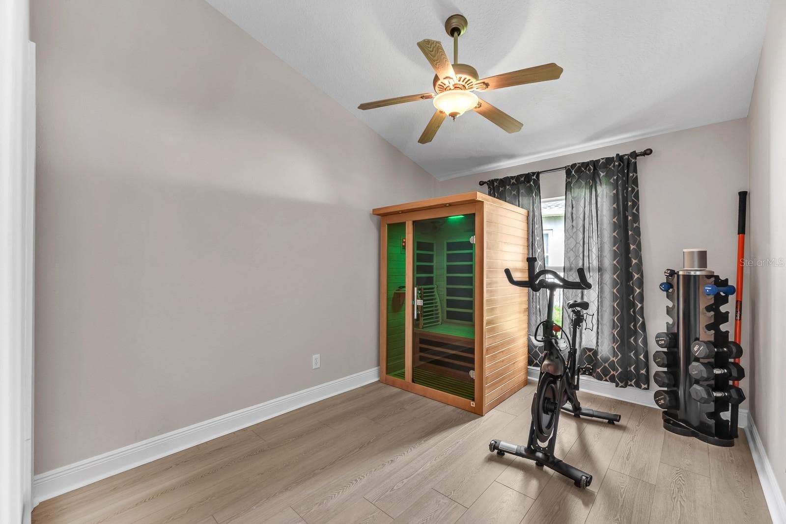 Single Family Residence at 16405 BRIDGEWALK DR, LITHIA, photo 23 of 34