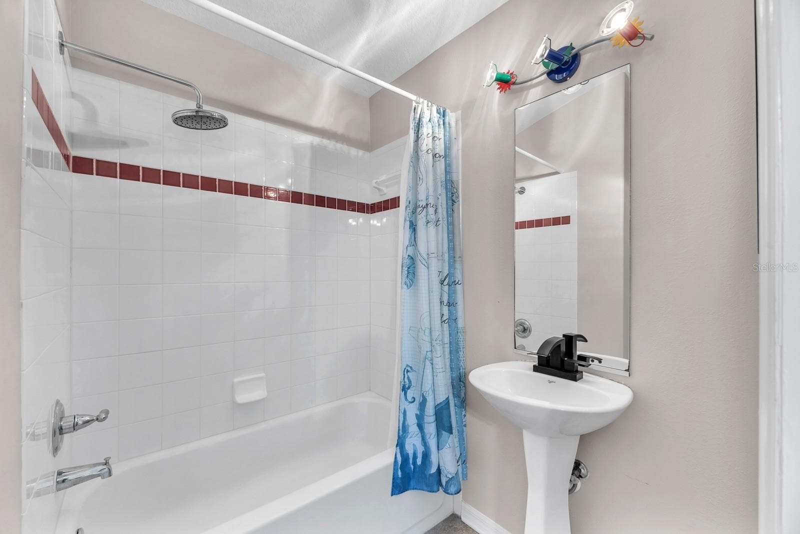 Single Family Residence at 16405 BRIDGEWALK DR, LITHIA, photo 28 of 34