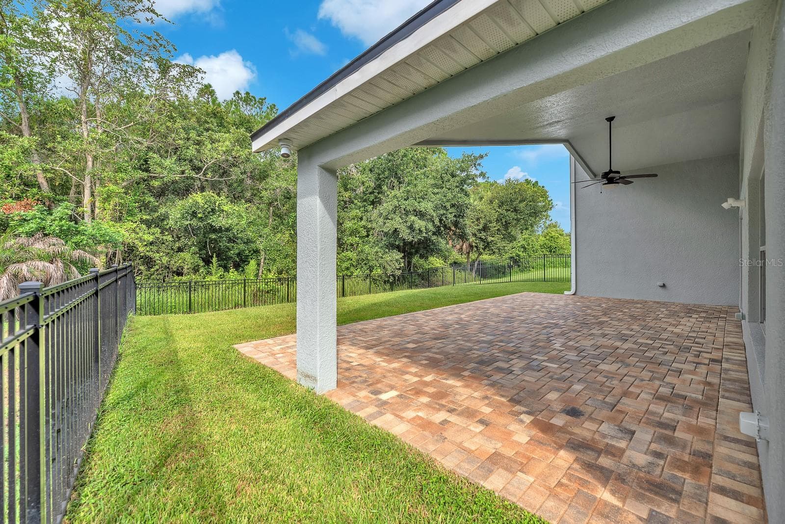 Single Family Residence at 16405 BRIDGEWALK DR, LITHIA, photo 30 of 34