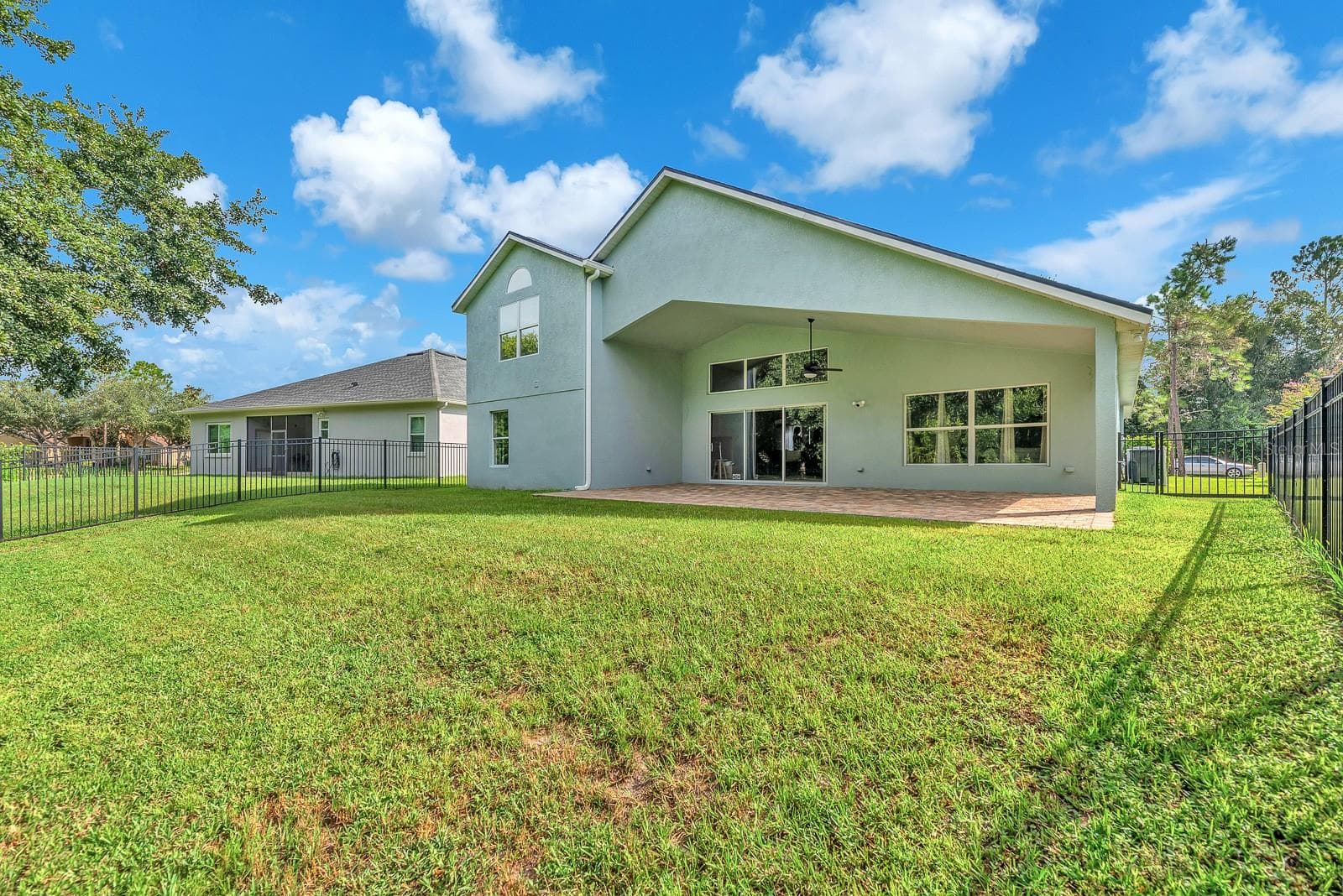 Single Family Residence at 16405 BRIDGEWALK DR, LITHIA, photo 31 of 34