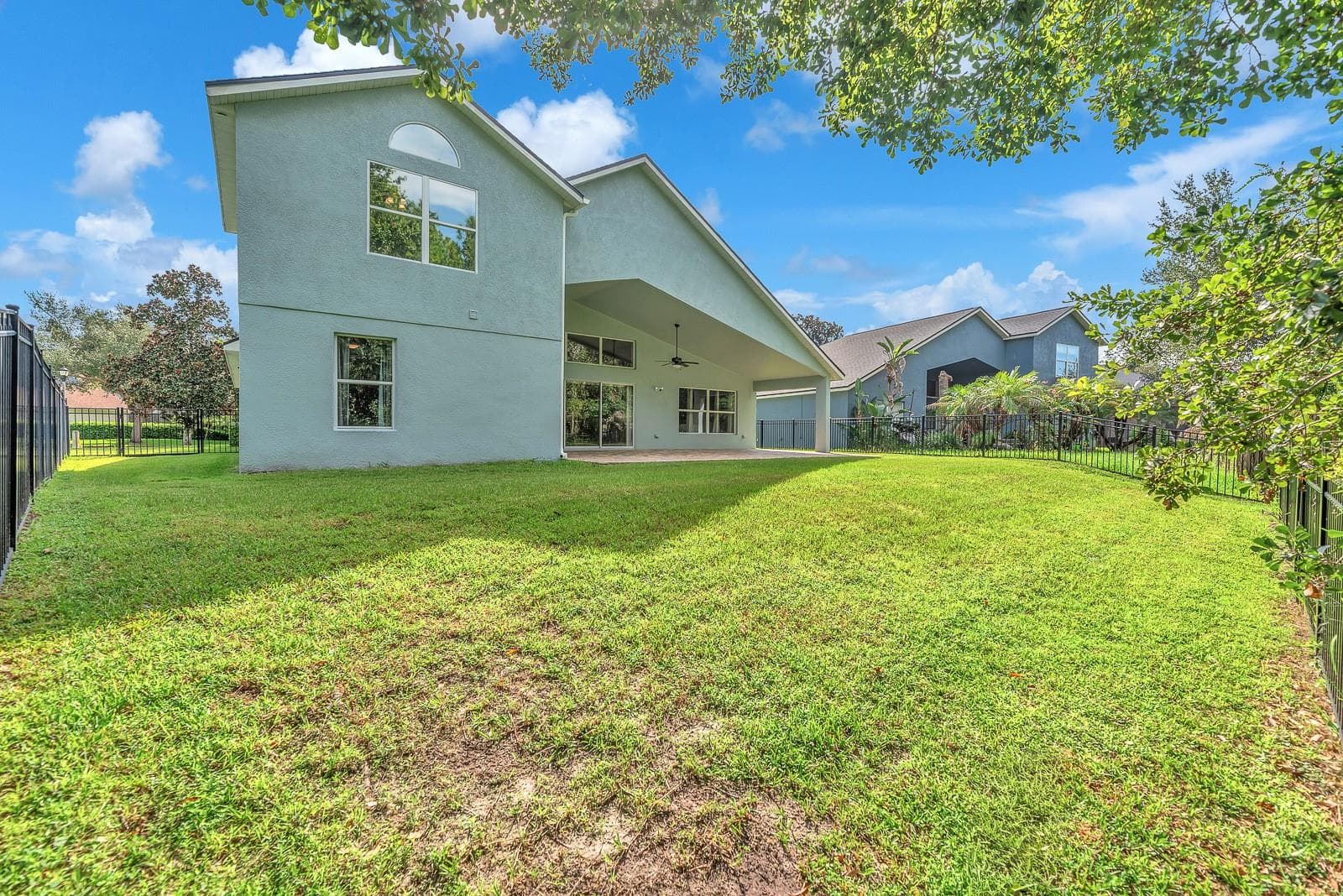 Single Family Residence at 16405 BRIDGEWALK DR, LITHIA, photo 32 of 34