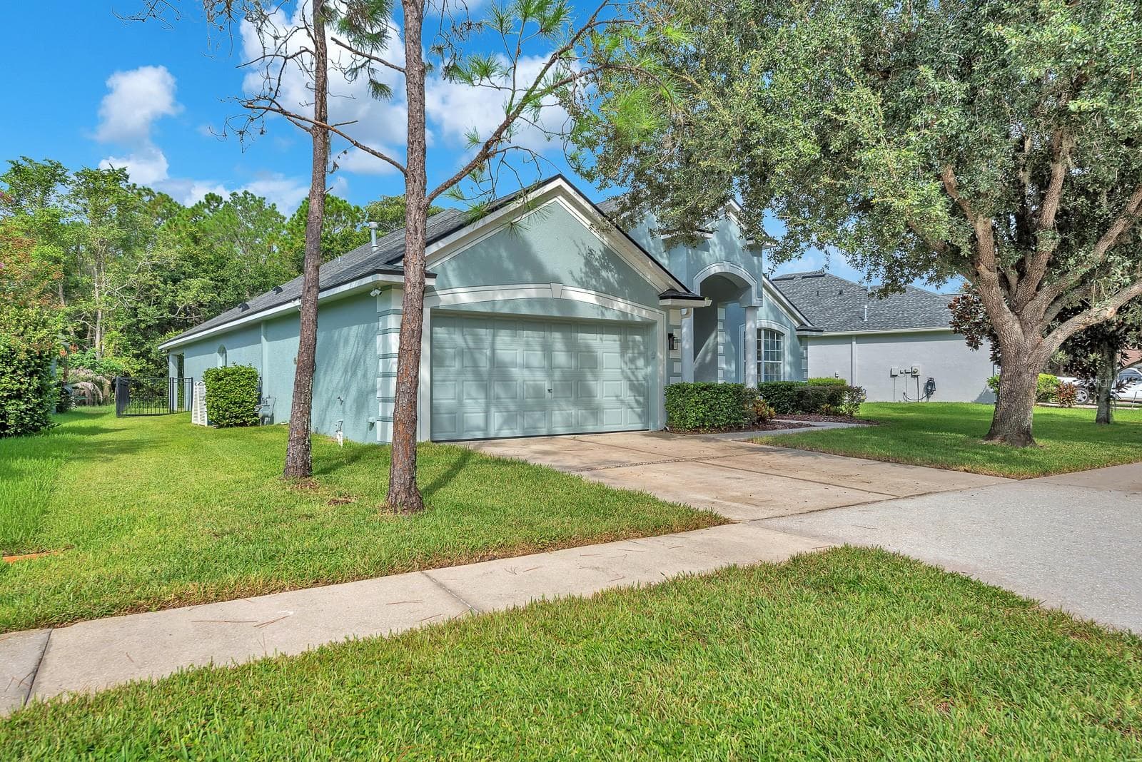 Single Family Residence at 16405 BRIDGEWALK DR, LITHIA, photo 34 of 34