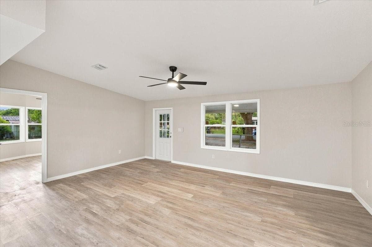 Manufactured Home at 3206 OAKLAND RD N, LAKELAND, photo 7 of 19