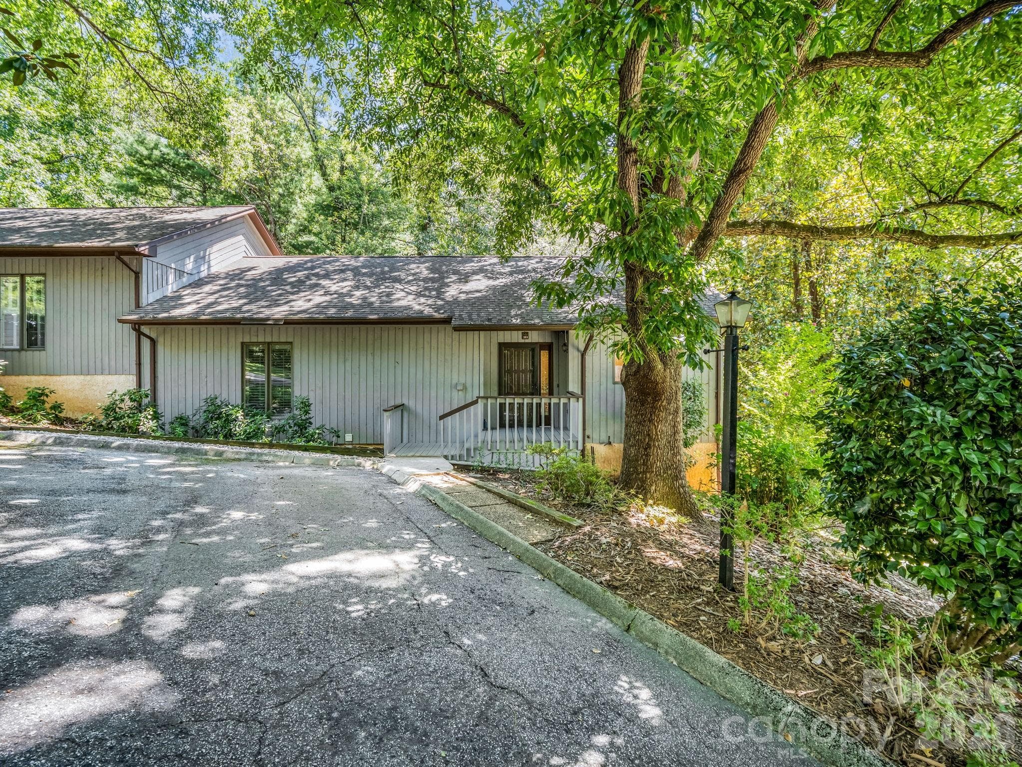 End Unit main level - 335 Melrose Avenue, Tryon