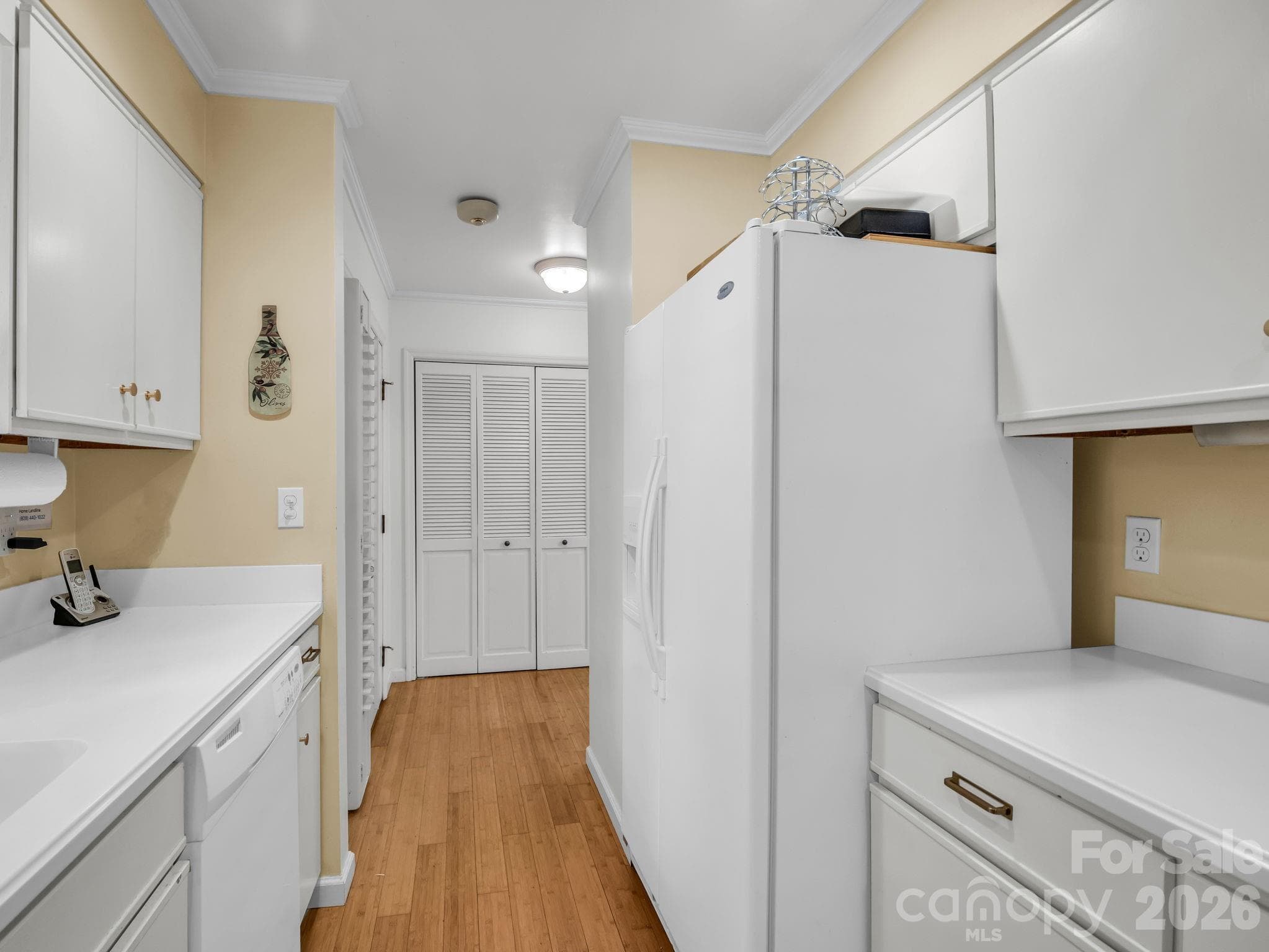 All Kitchen appliances included - 335 Melrose Avenue, Tryon