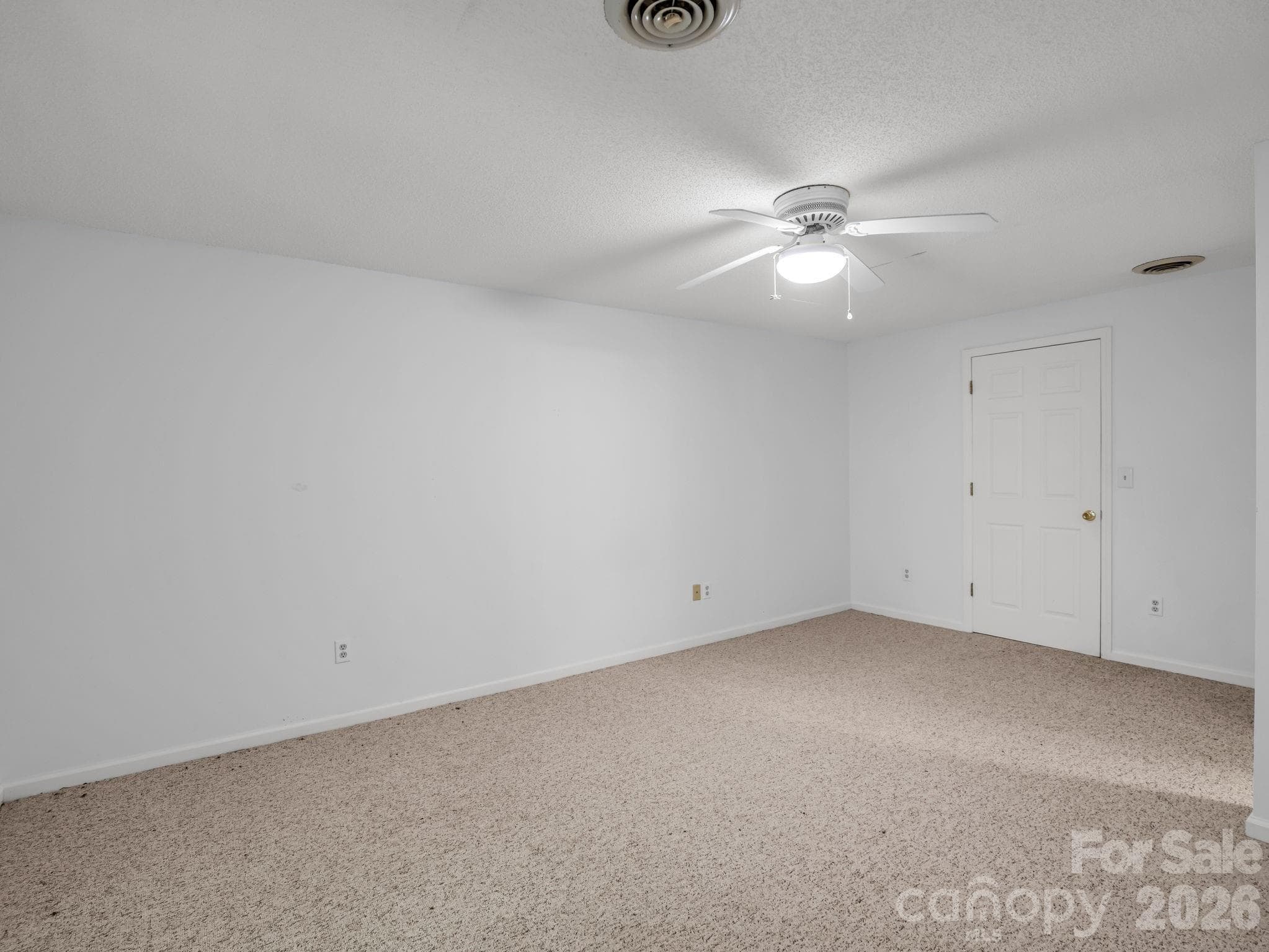 Multi-purpose room. Large walk-in closet - 335 Melrose Avenue, Tryon