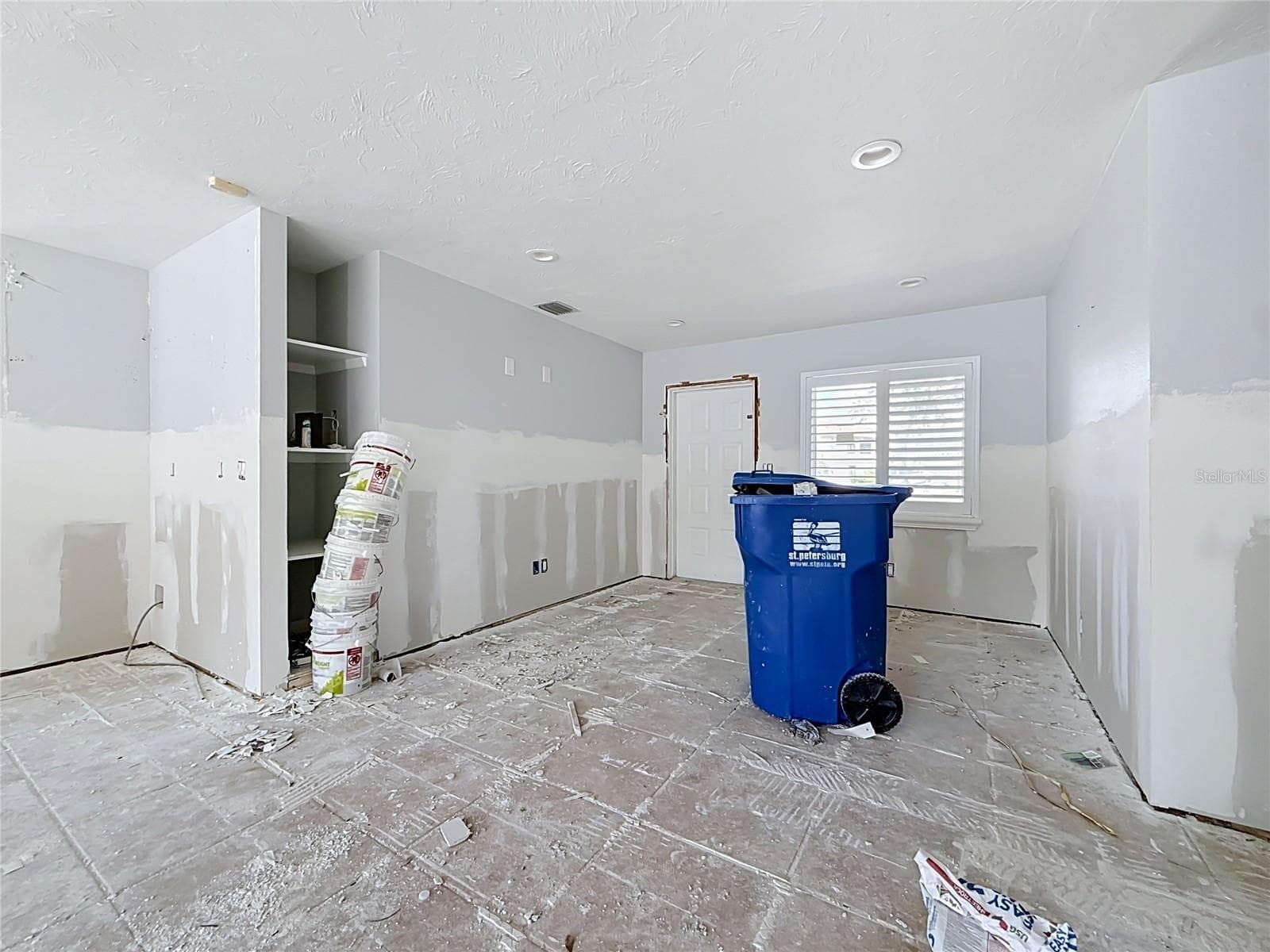 Single Family Residence at 2010 BAYOU GRANDE BLVD NE, ST PETERSBURG, photo 6 of 67