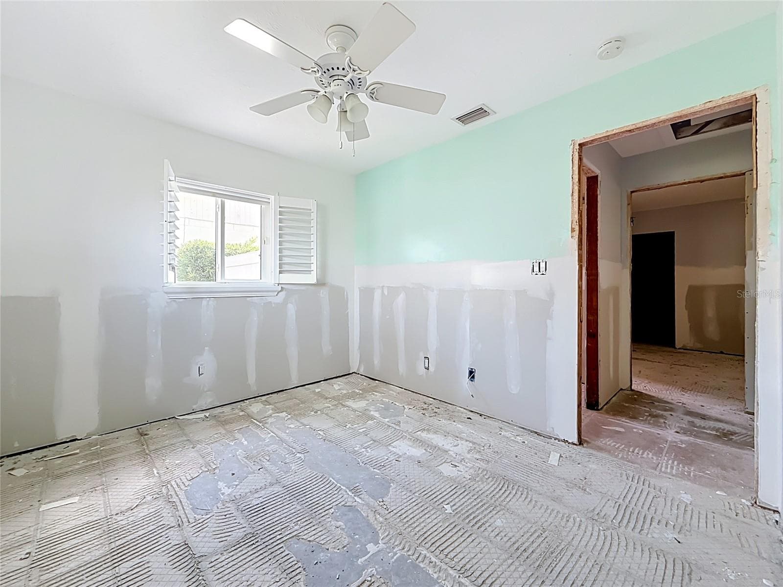 Single Family Residence at 2010 BAYOU GRANDE BLVD NE, ST PETERSBURG, photo 13 of 67