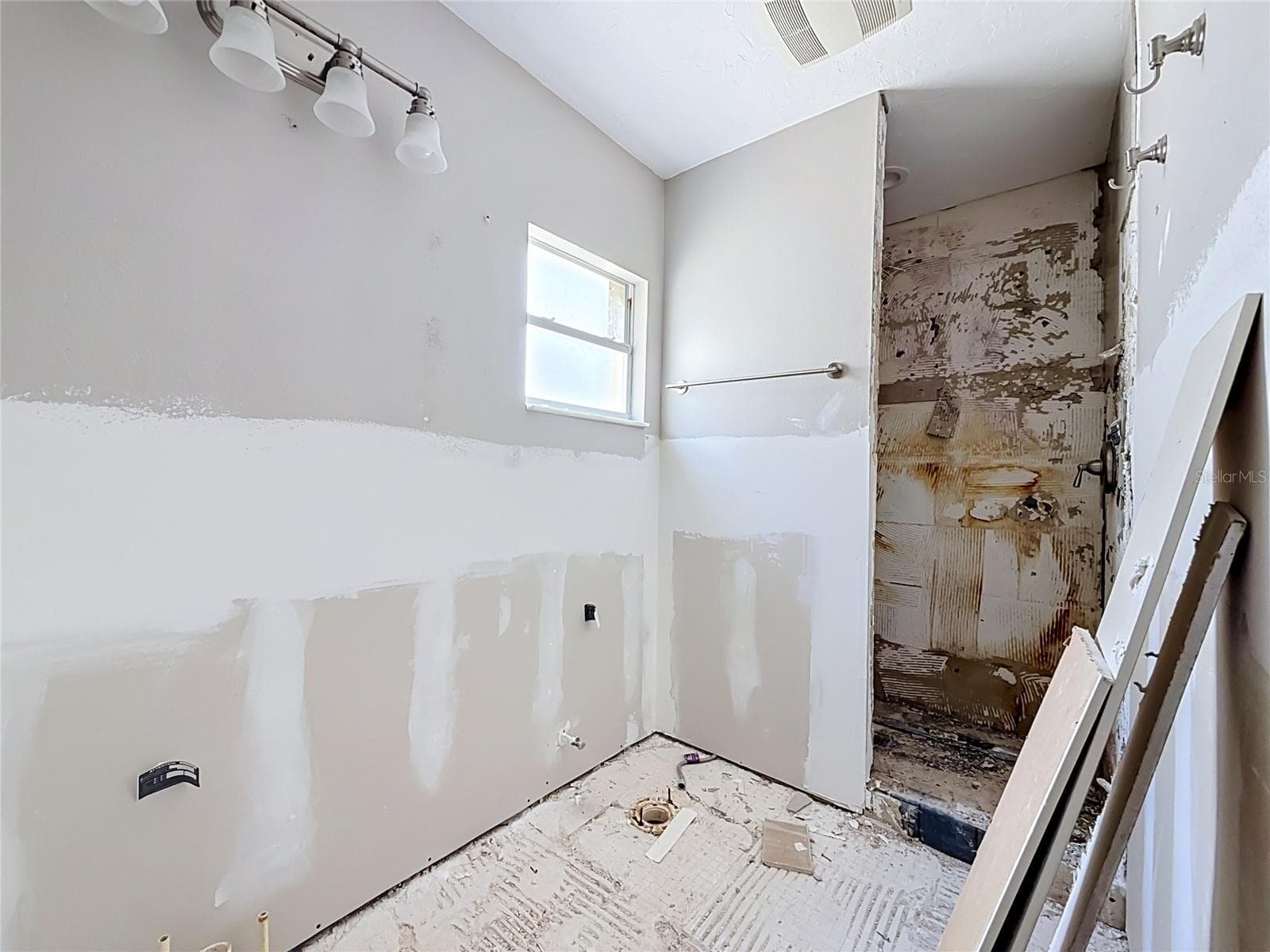 Single Family Residence at 2010 BAYOU GRANDE BLVD NE, ST PETERSBURG, photo 21 of 67