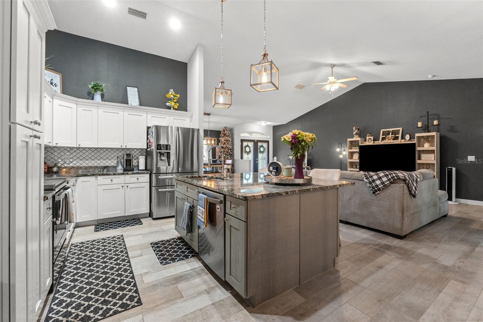 Single Family Residence at 4631 N RUSHMORE LOOP, BEVERLY HILLS, photo 10 of 40