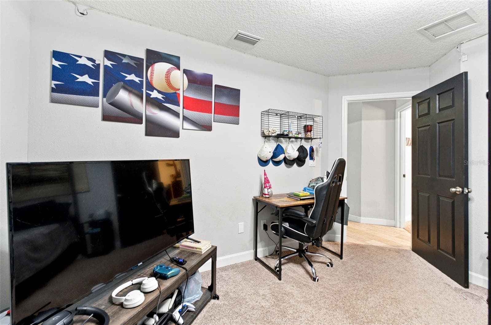 Single Family Residence at 4631 N RUSHMORE LOOP, BEVERLY HILLS, photo 22 of 40