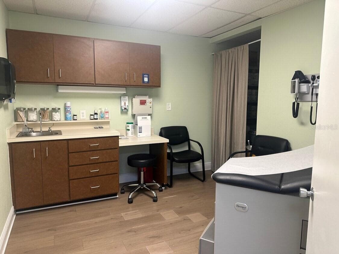 Medical Office at 506 4TH AVE W, PALMETTO, photo 4 of 13