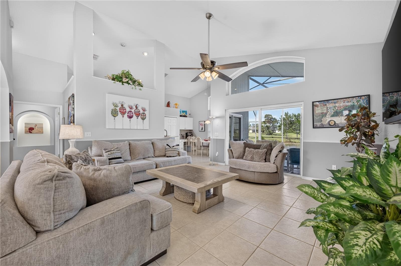 Single Family Residence at 213 SPANISH MOSS RD, DAVENPORT, photo 9 of 46