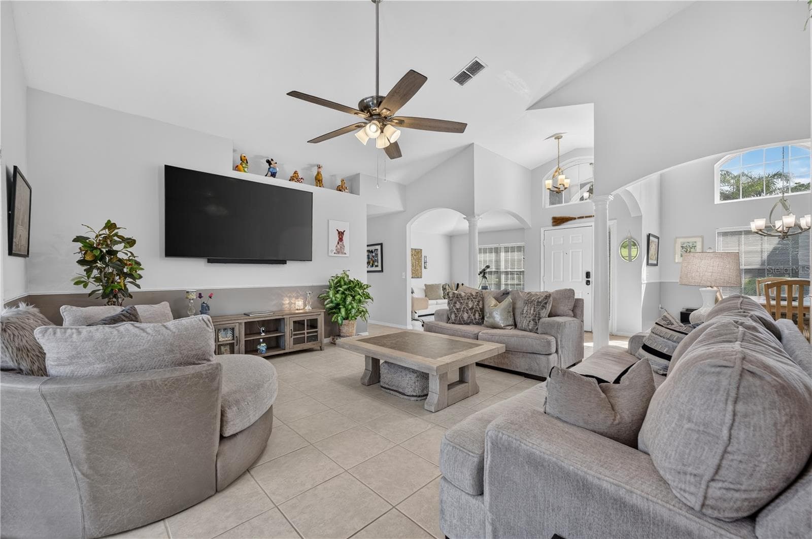 Single Family Residence at 213 SPANISH MOSS RD, DAVENPORT, photo 11 of 46