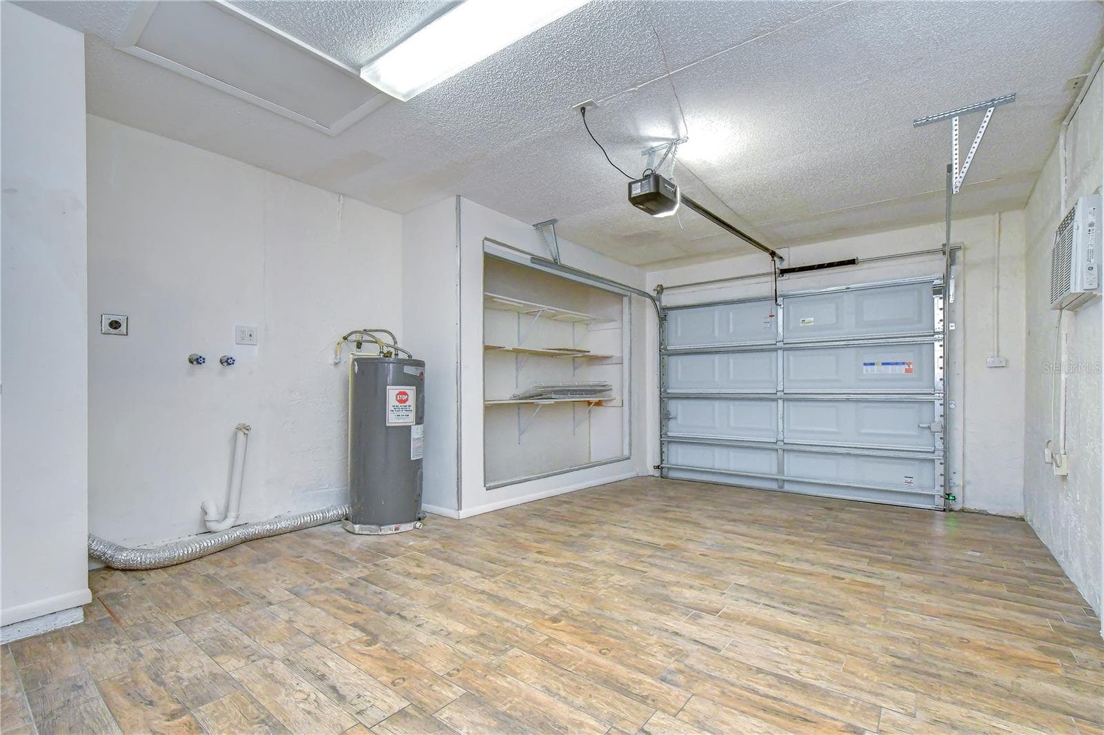 1 car garage - 613 5TH AVE SE, LARGO