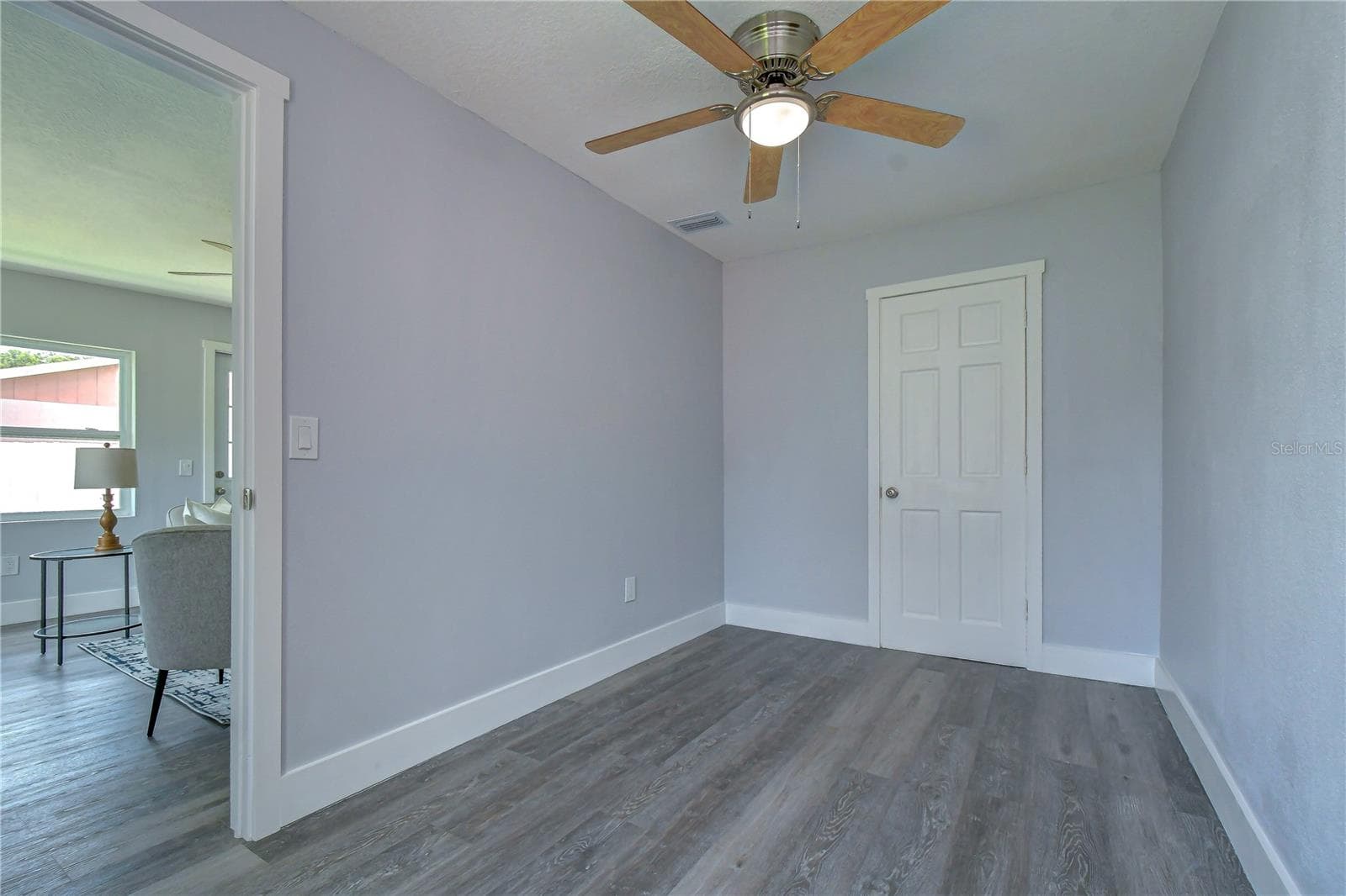 Small bonus room off from the living space - 613 5TH AVE SE, LARGO