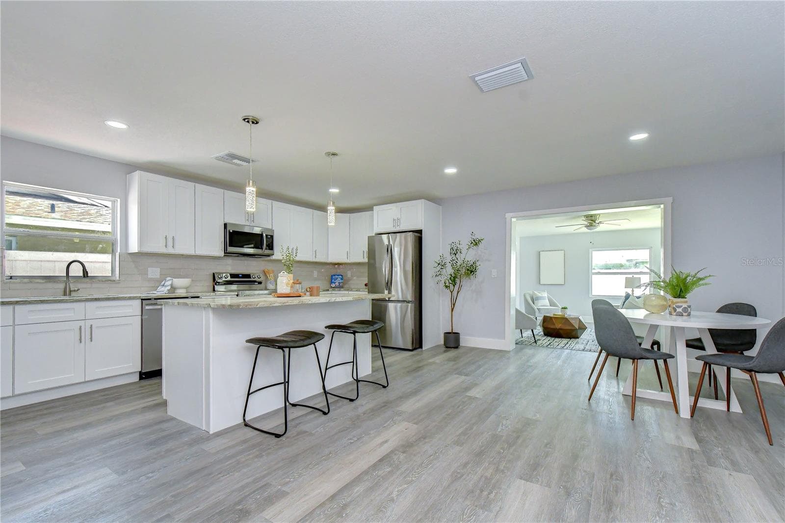Single Family Residence at 613 5TH AVE SE, LARGO, photo 22 of 46