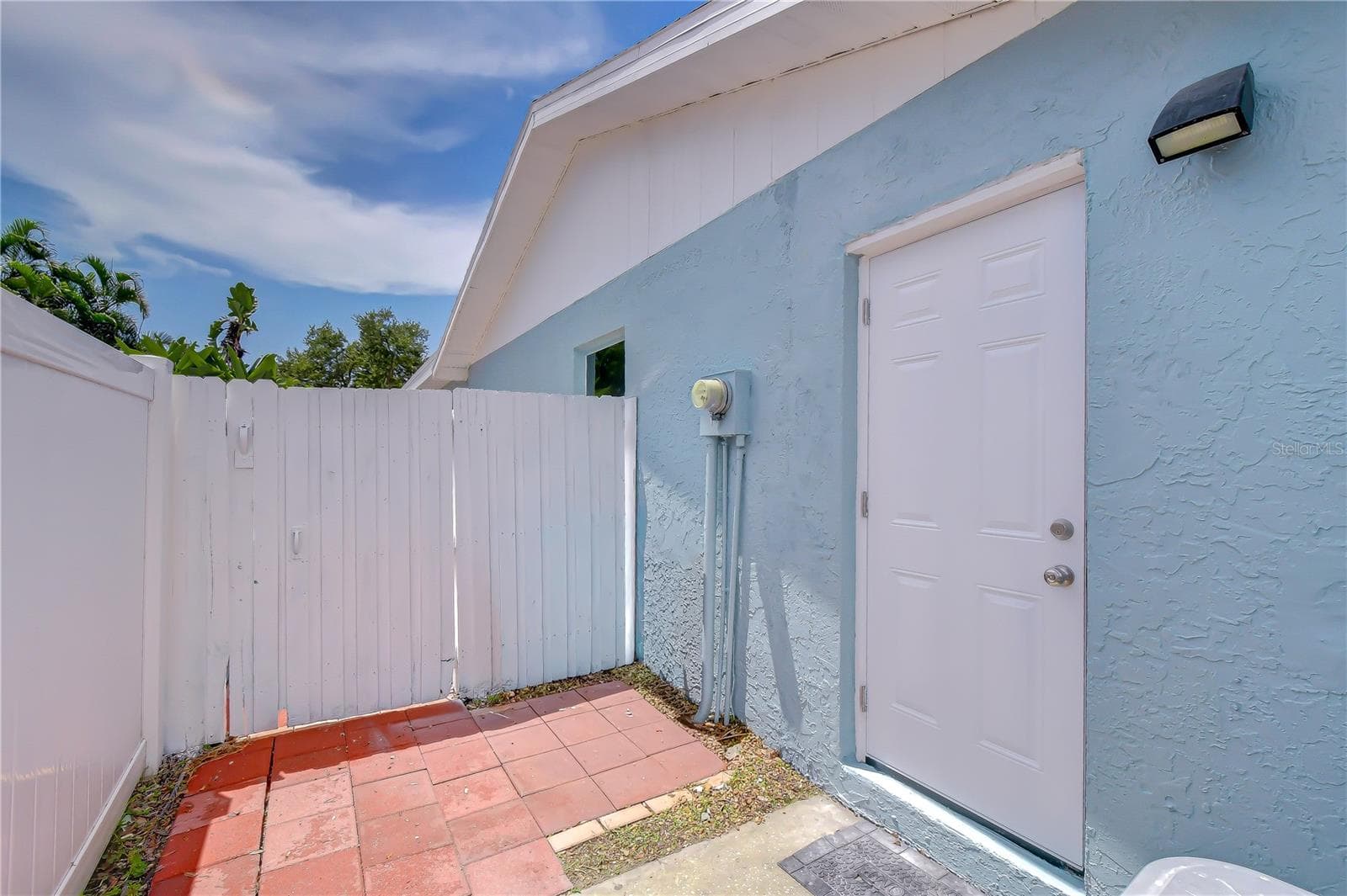 Single Family Residence at 613 5TH AVE SE, LARGO, photo 10 of 46