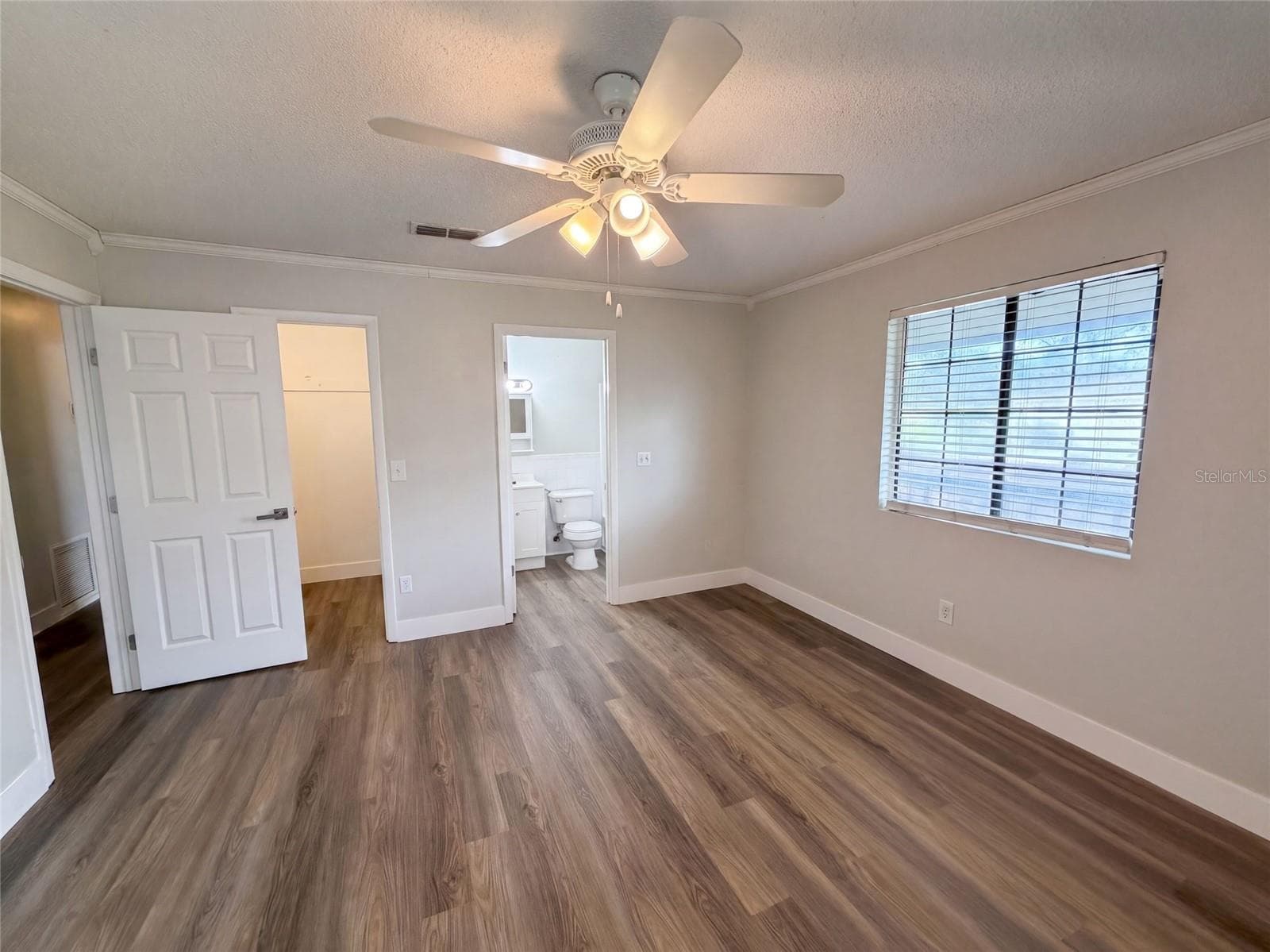 Single Family Residence at 9307 8TH AVE, ORLANDO, photo 4 of 32