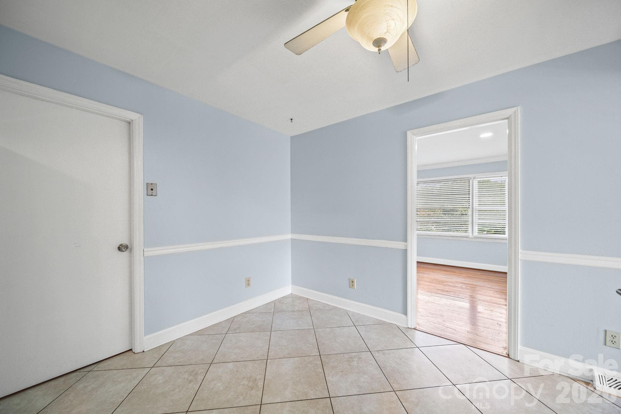 dining area - 3029 Rosehill Drive, Charlotte