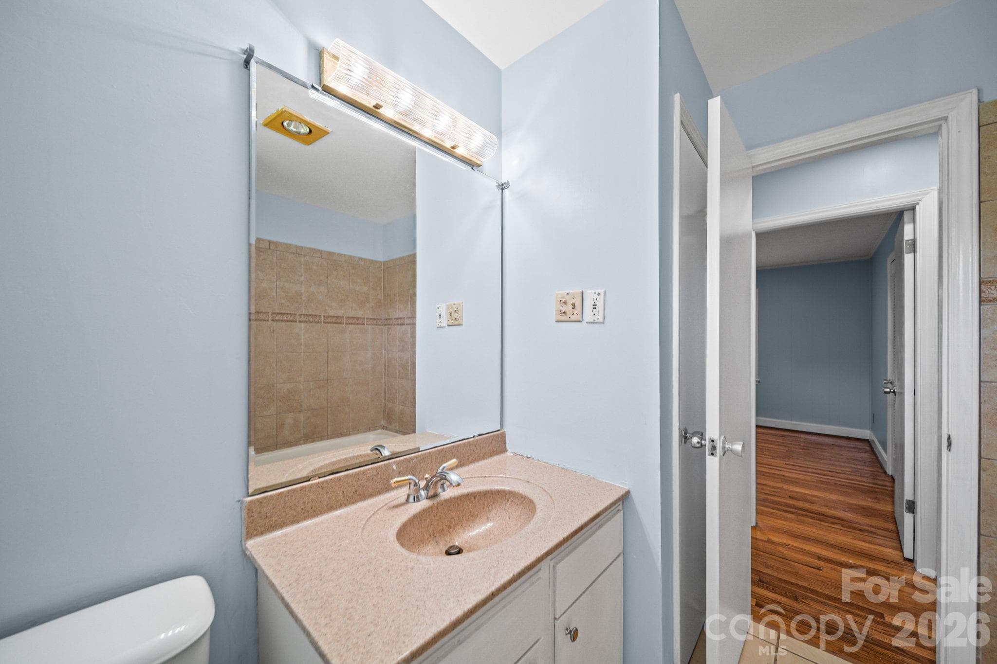 Guest Bathroom - 3029 Rosehill Drive, Charlotte