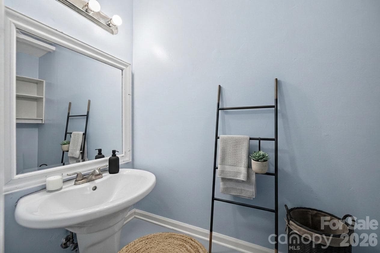VIRTUAL Staging only - 3029 Rosehill Drive, Charlotte