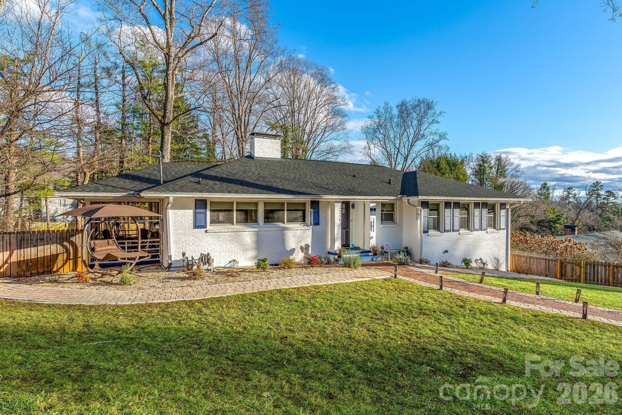 Single Family Residence at 2 Bevlyn Drive, Asheville, photo 2 of 48