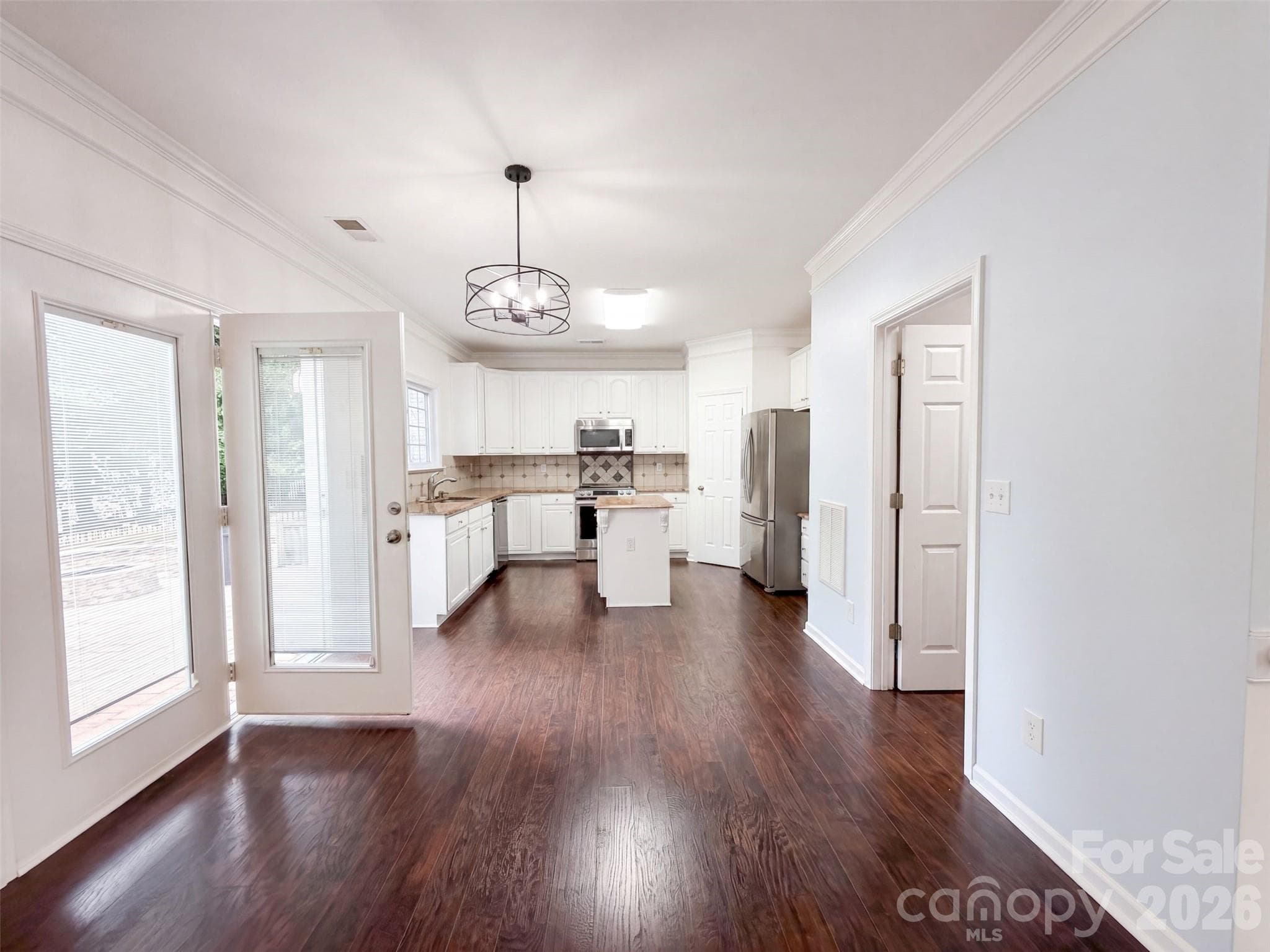 Single Family Residence at 3708 Leela Palace Way, Fort Mill, photo 2 of 15